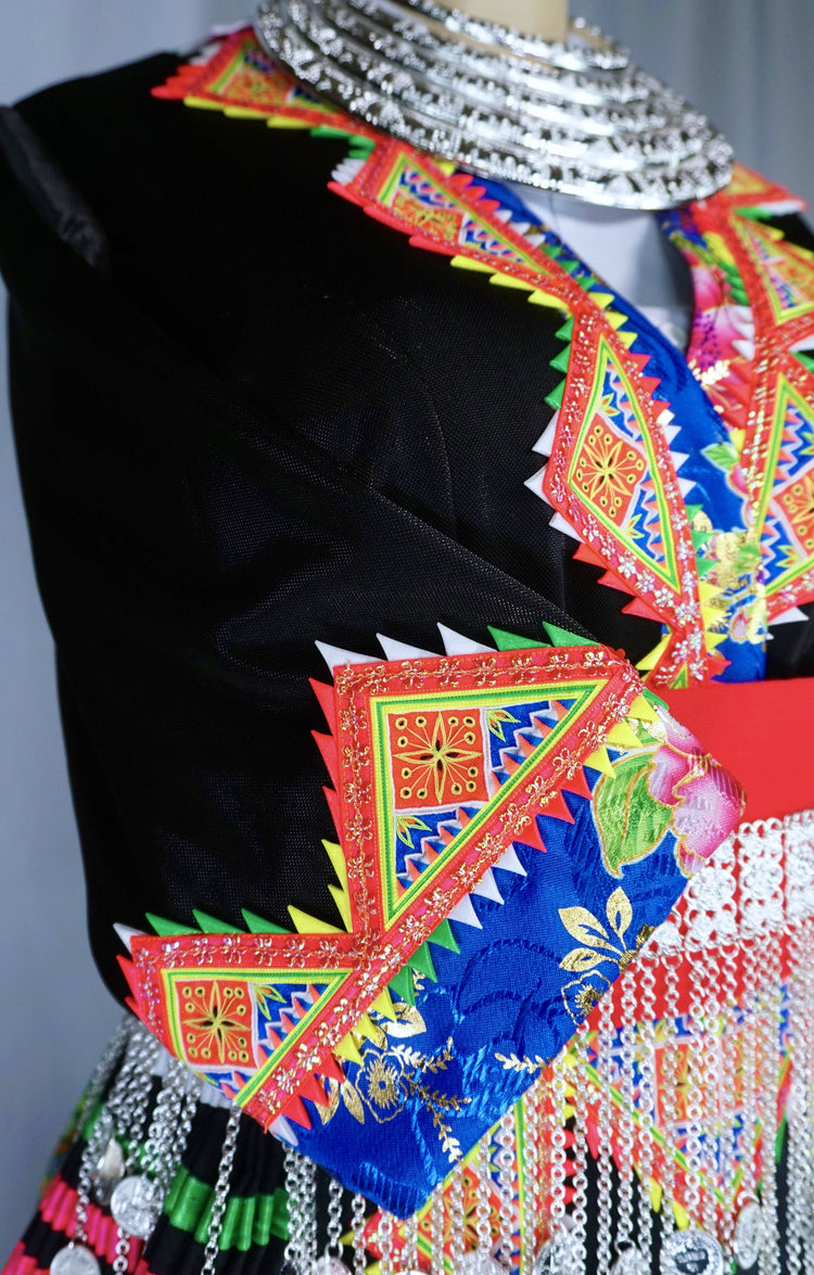 Hmong clothes - Pajntaub Mos Outfits - Hmong Custom Clothes