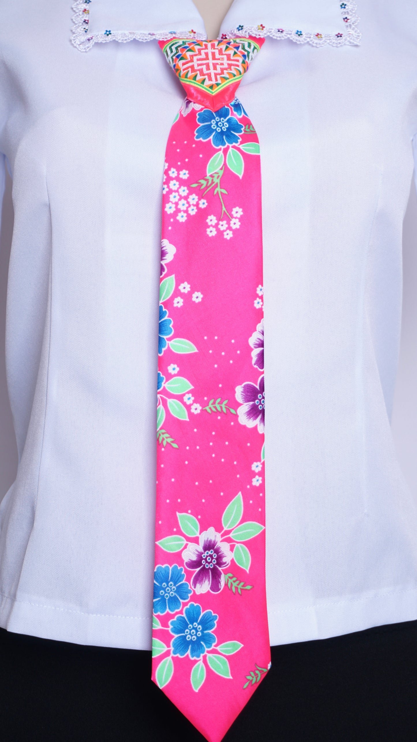 Women Pink Tie