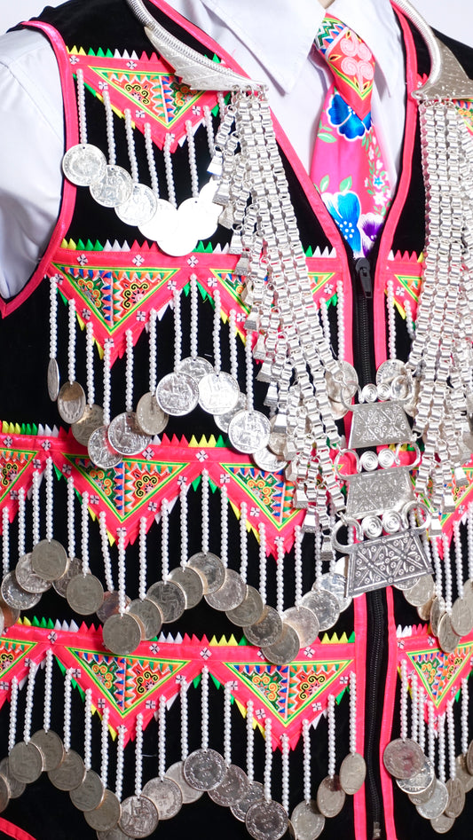 Handmade Pajntaub Mos Money Vest (40")