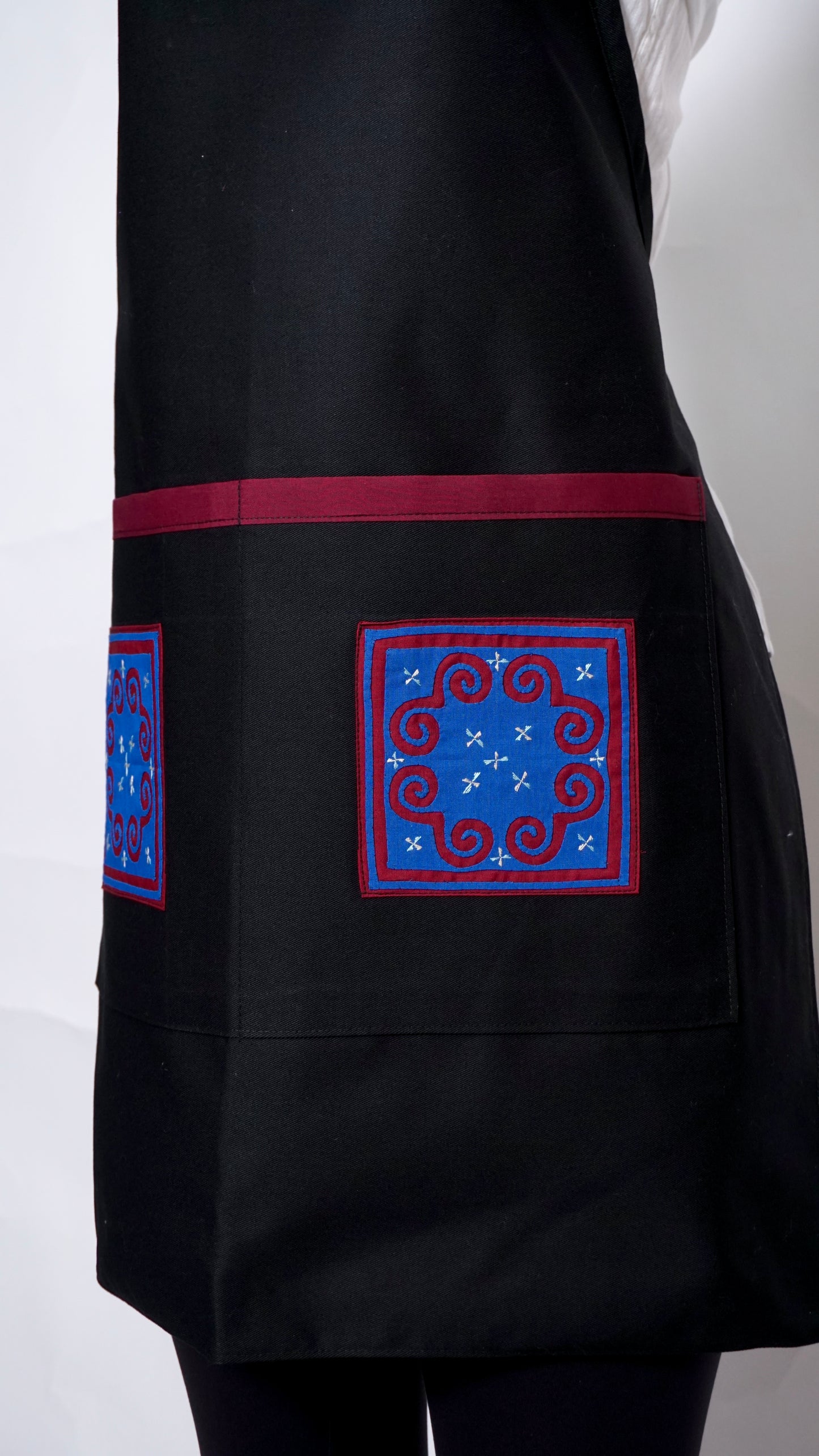 Maroon/Blue Apron