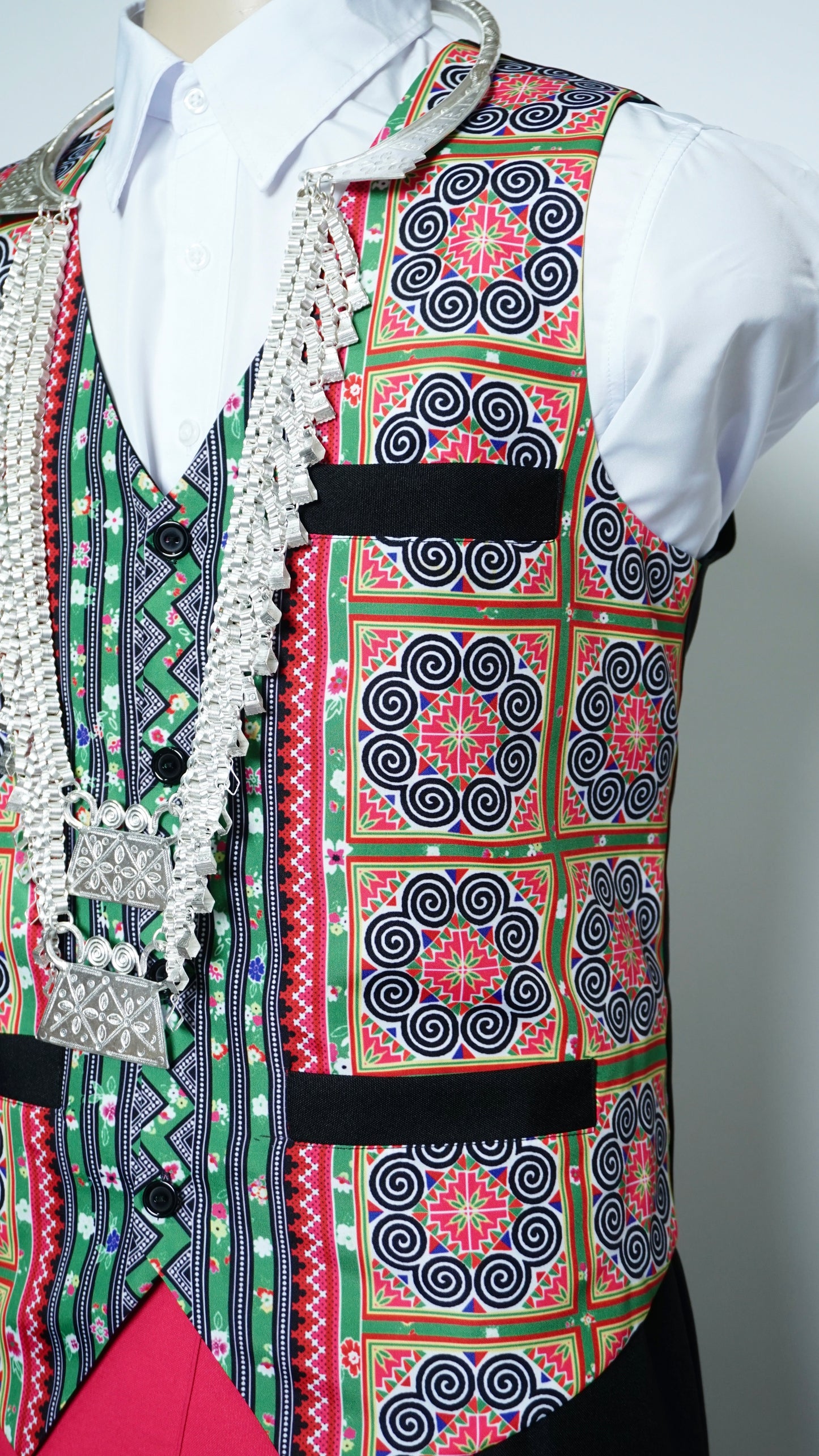 Printed Black Qwj Vest
