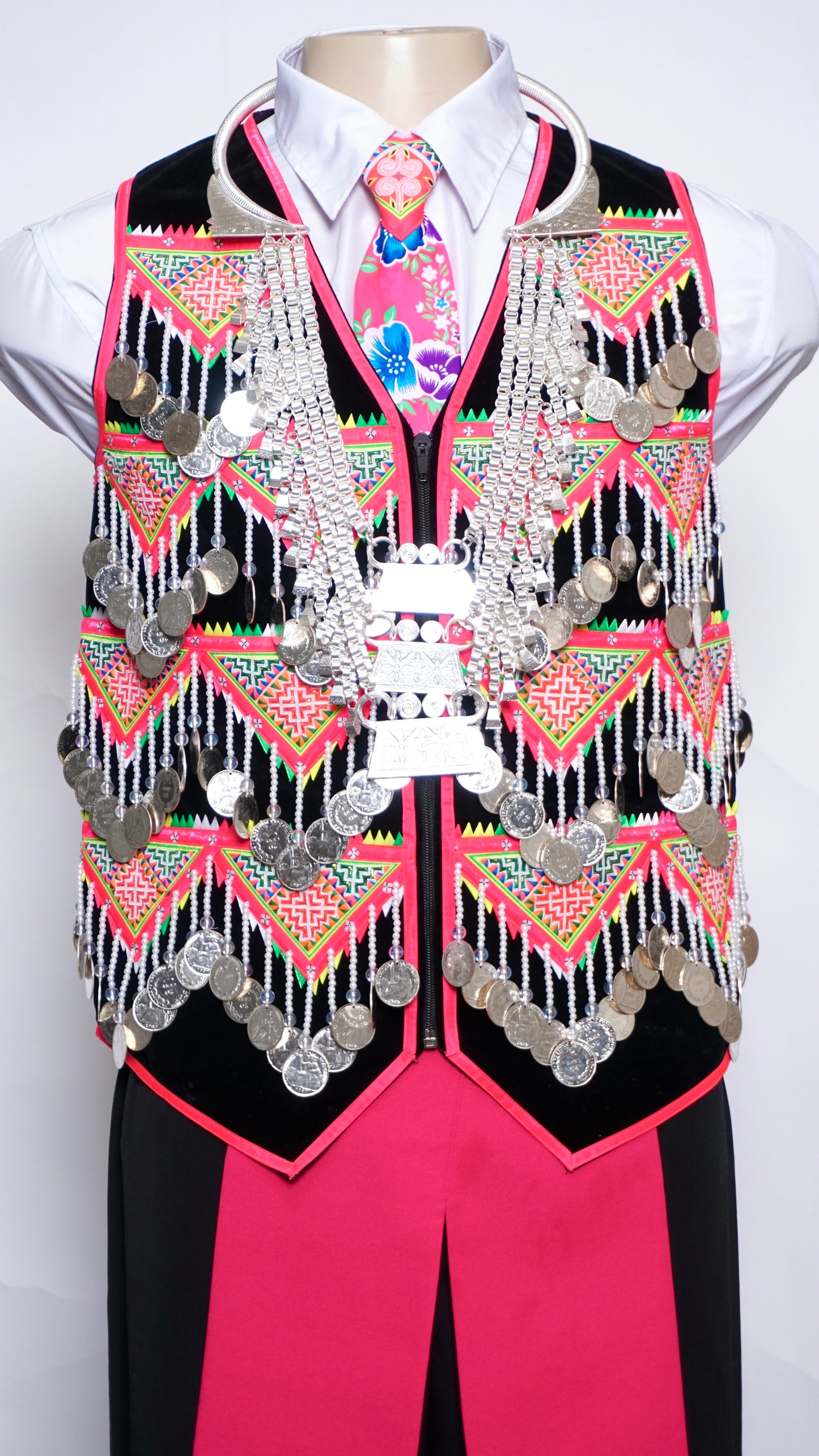 Handmade Pajntaub Mos Money Vest (40")