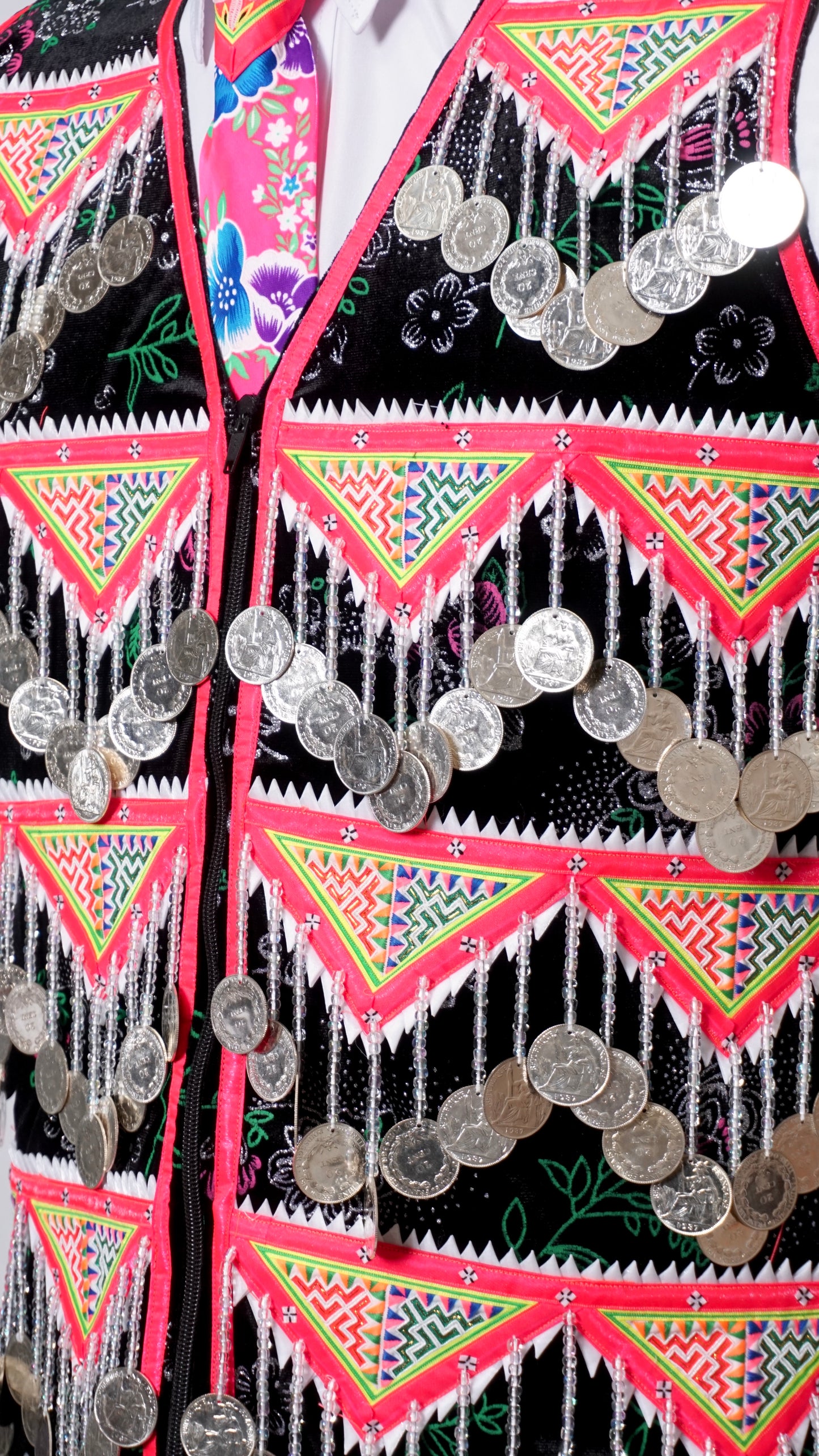 Handmade Pajntaub Mos Money Vest (42")