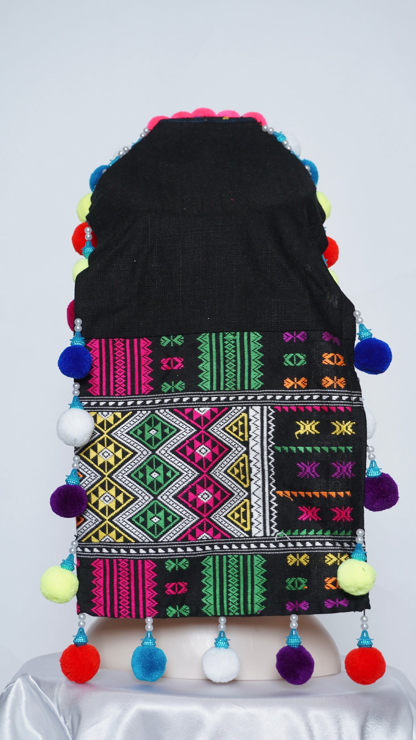 *Hmong Txaij Hat (20"-21")