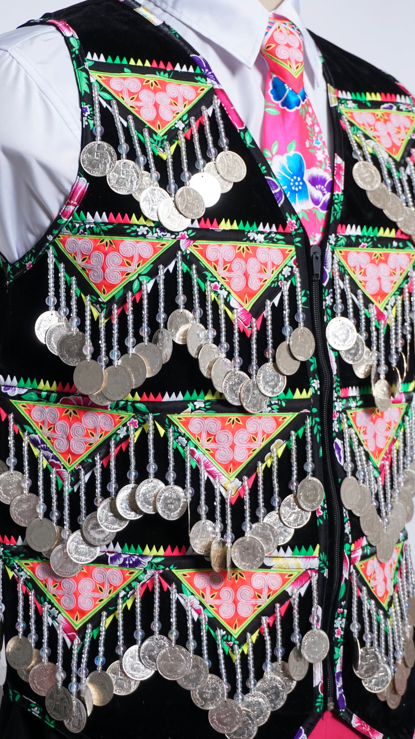 Handmade Pajntaub Mos Money Vest (40")