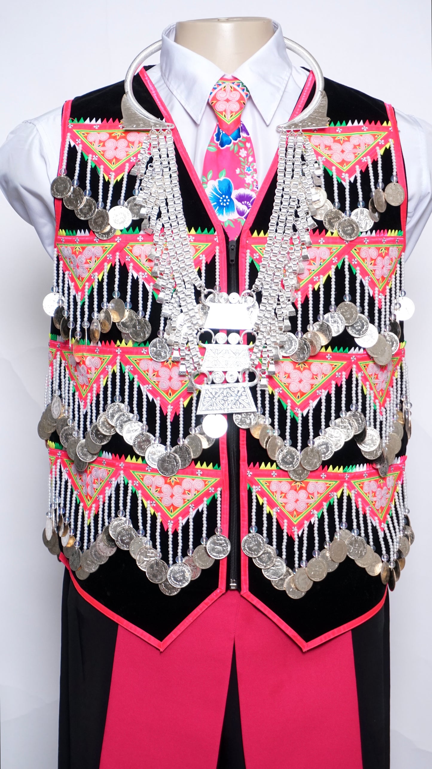 Handmade Pajntaub Mos Money Vest (40")