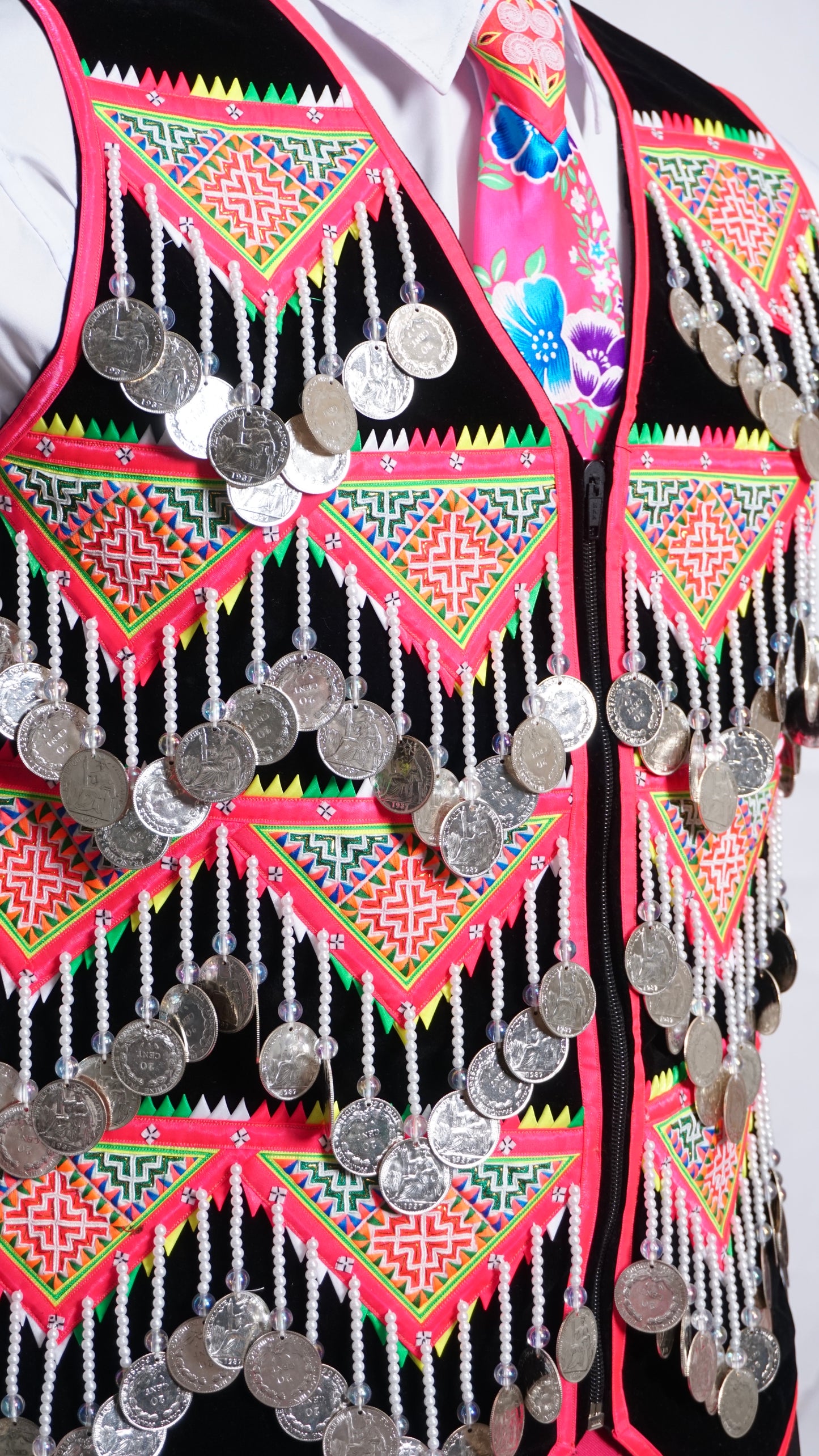Handmade Pajntaub Mos Money Vest (40")