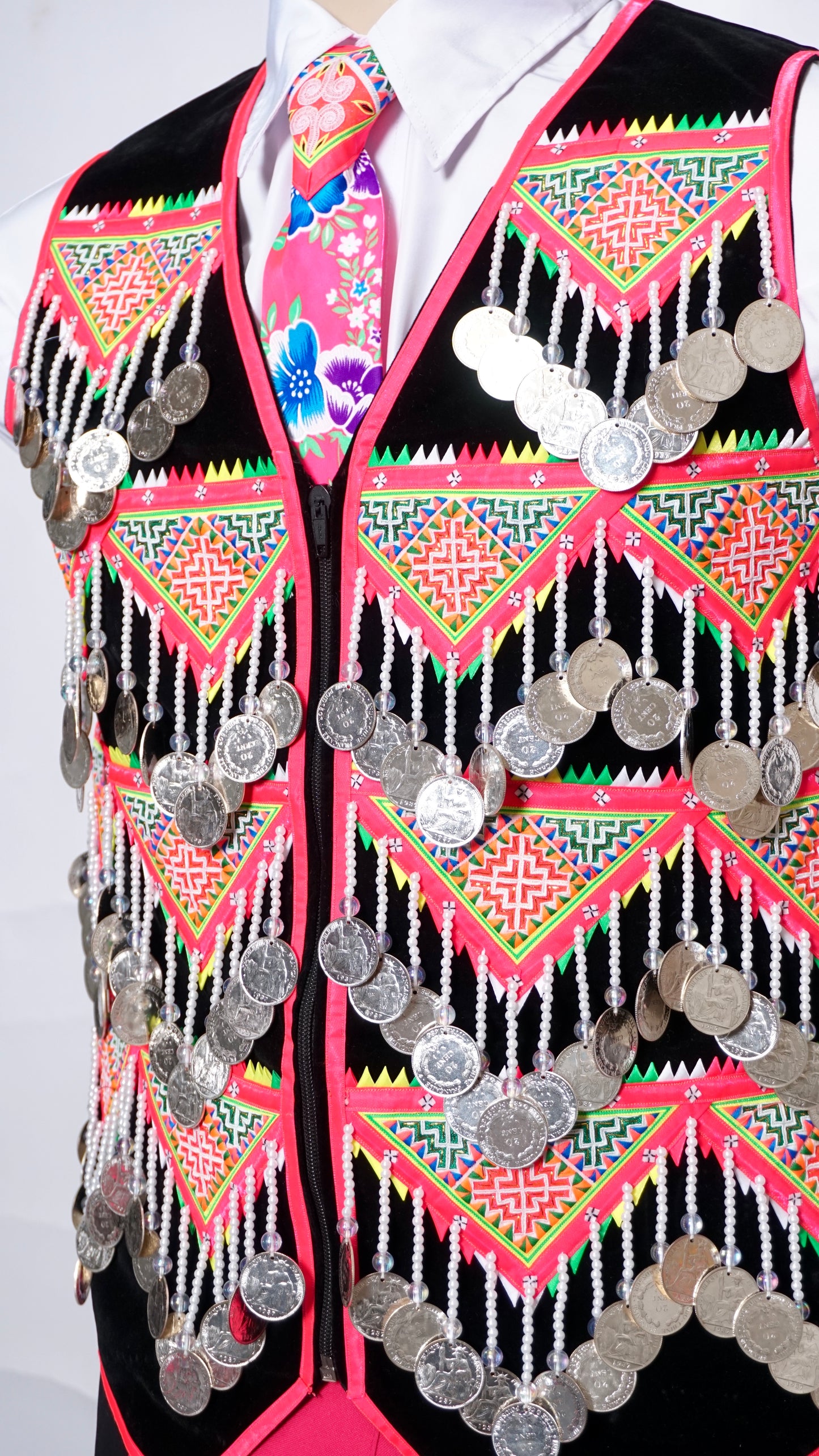Handmade Pajntaub Mos Money Vest (40")