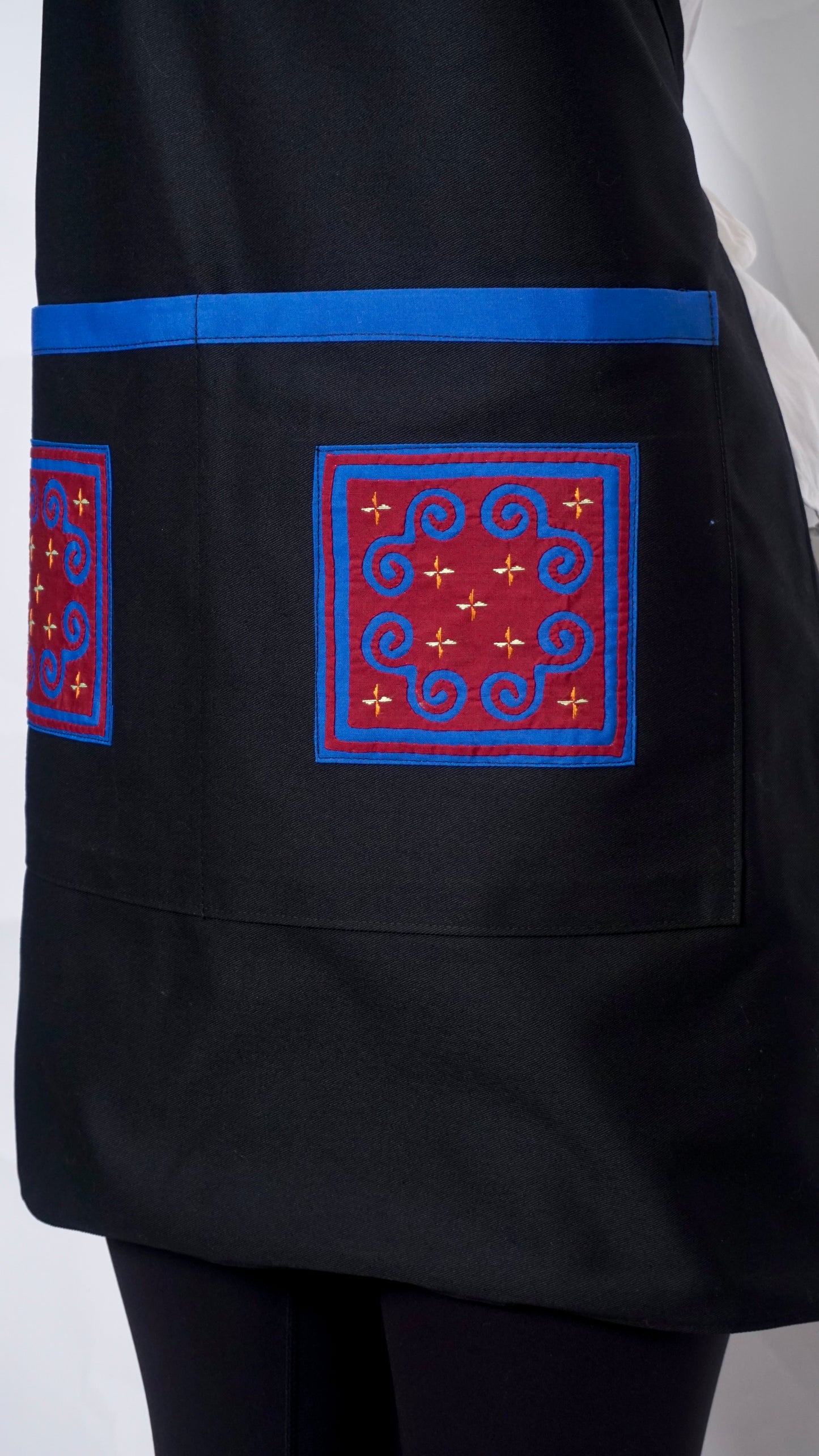 Maroon/Blue Apron