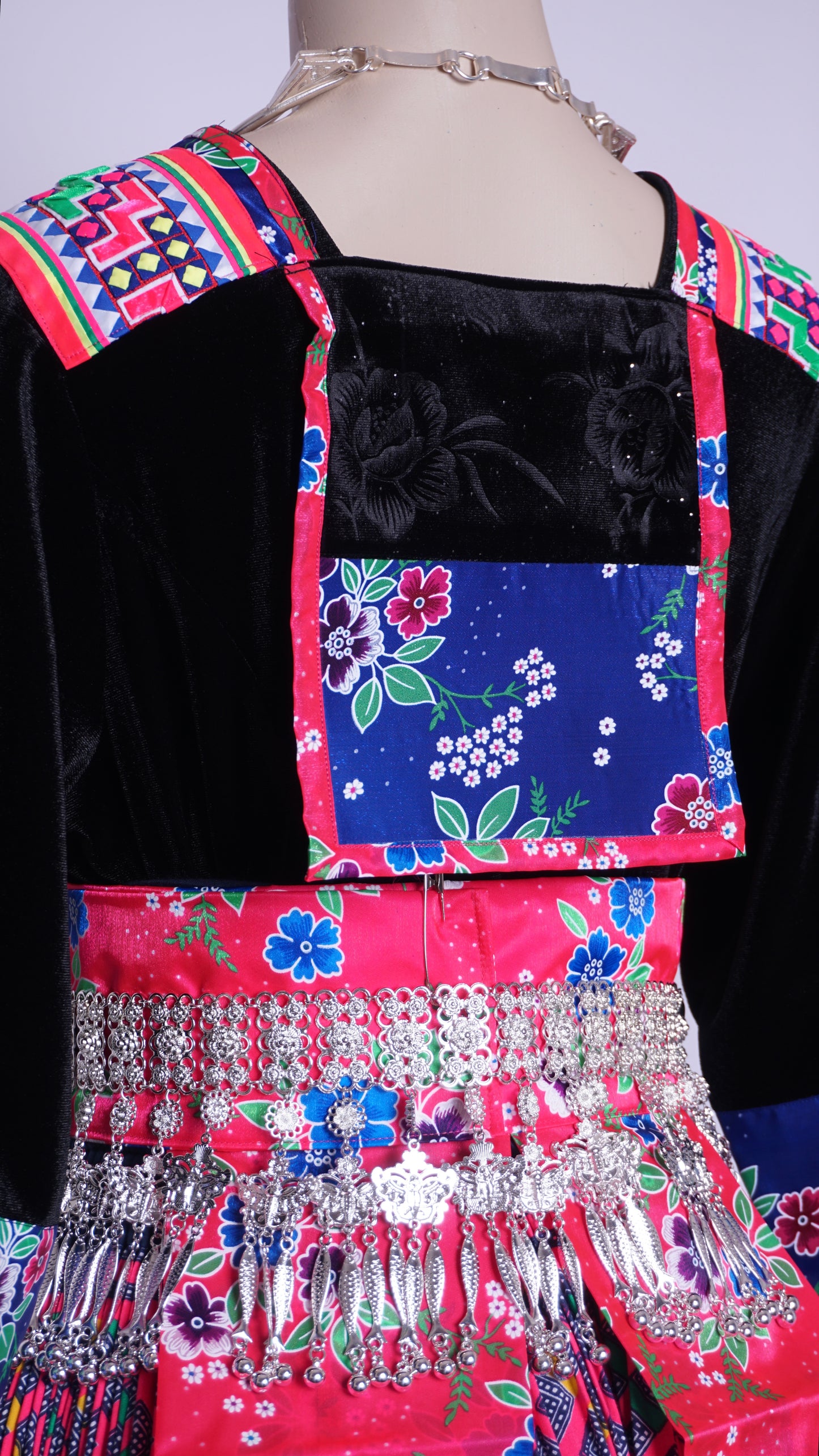 Handsewn Noob Coo-Pink/Blue Floral Straight Front (40")