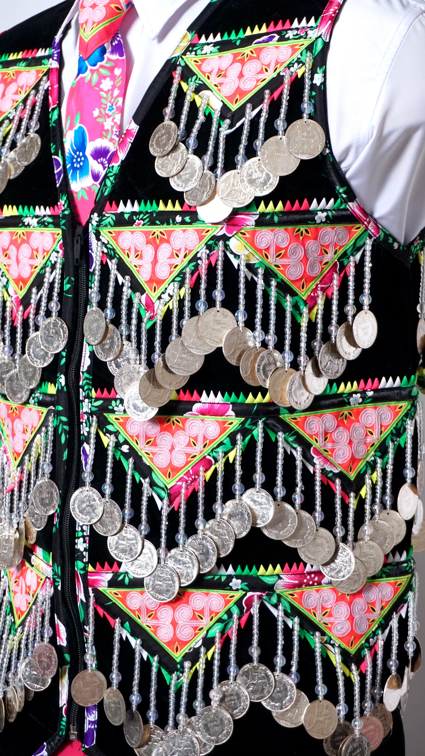 Handmade Pajntaub Mos Money Vest (40")