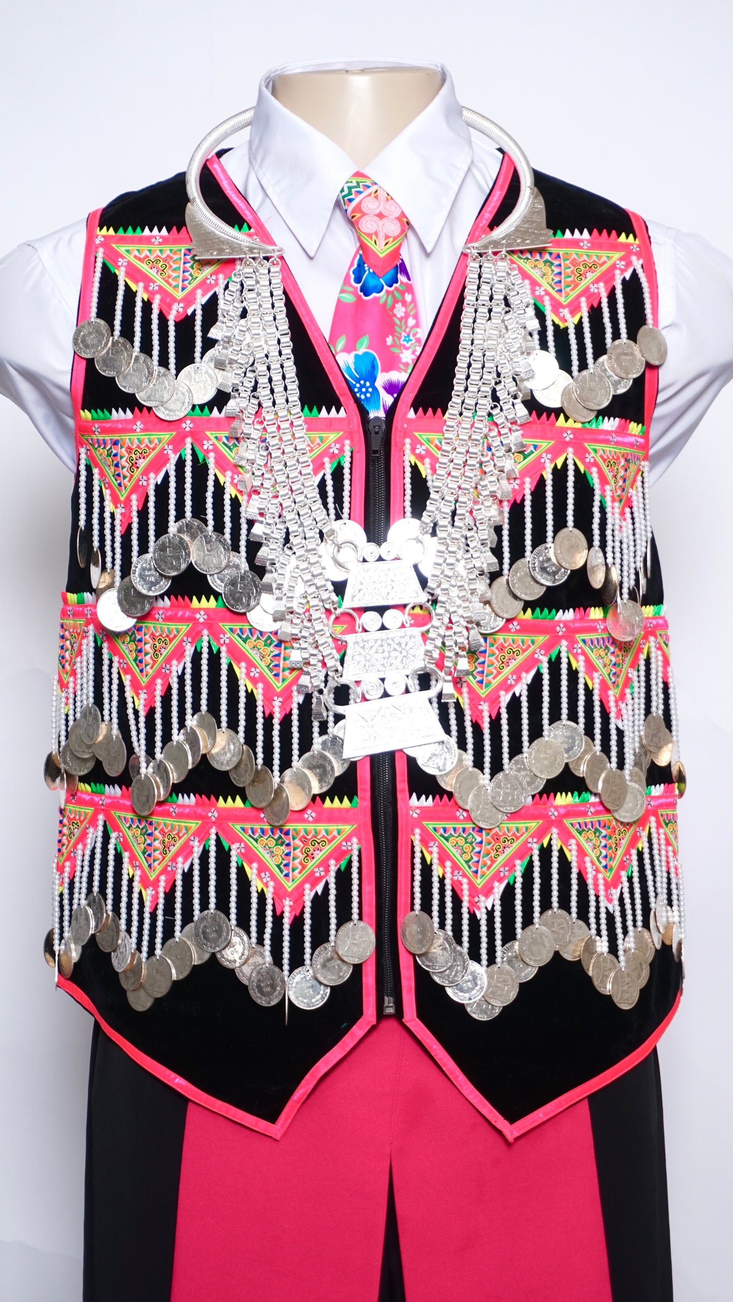 Handmade Pajntaub Mos Money Vest (40")