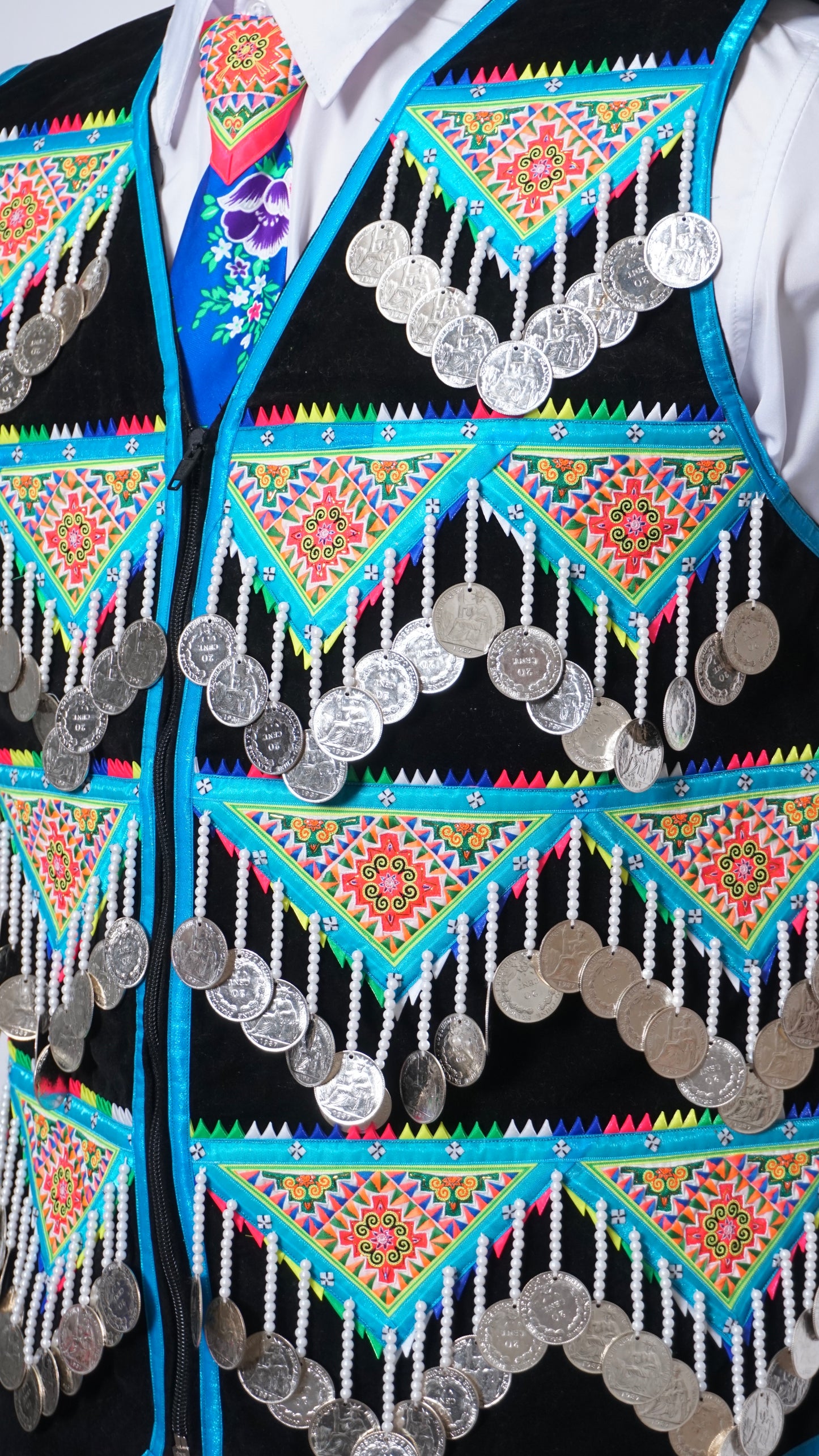 Handmade Pajntaub Mos Money Vest (40")