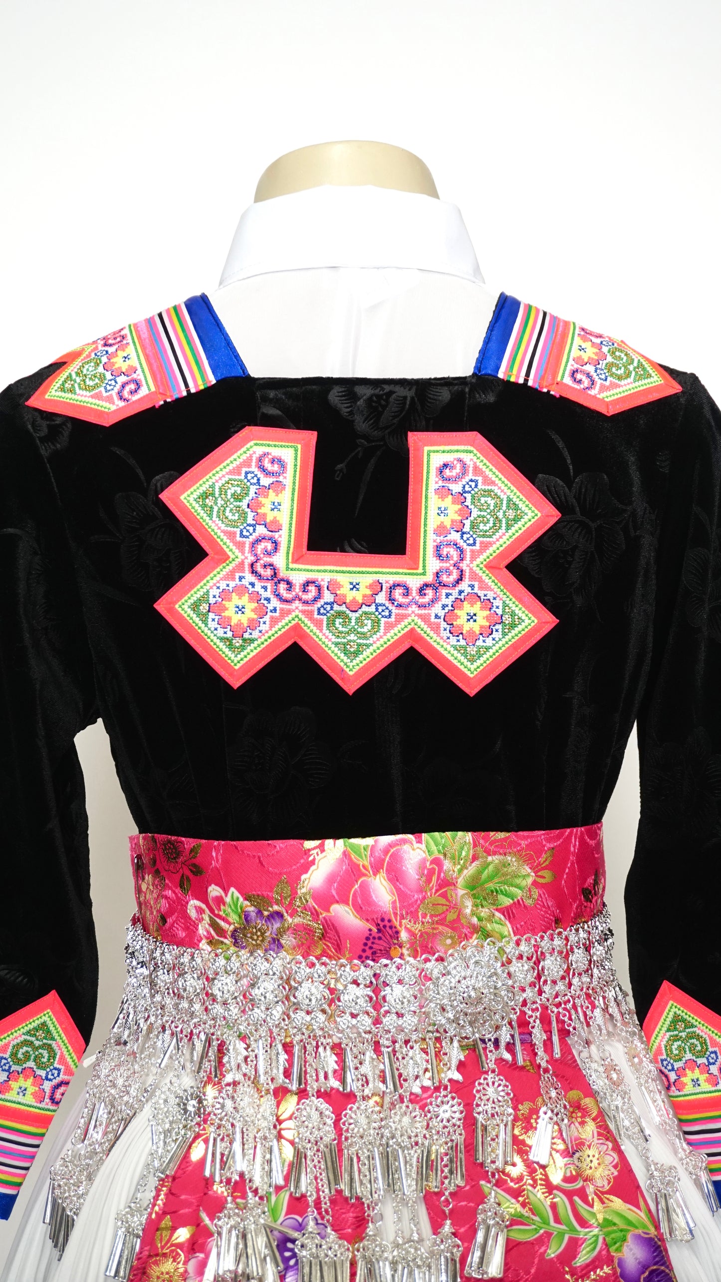 Pajntaub Tawm Laug Velvet w/Hmong Leeg Trim (36")