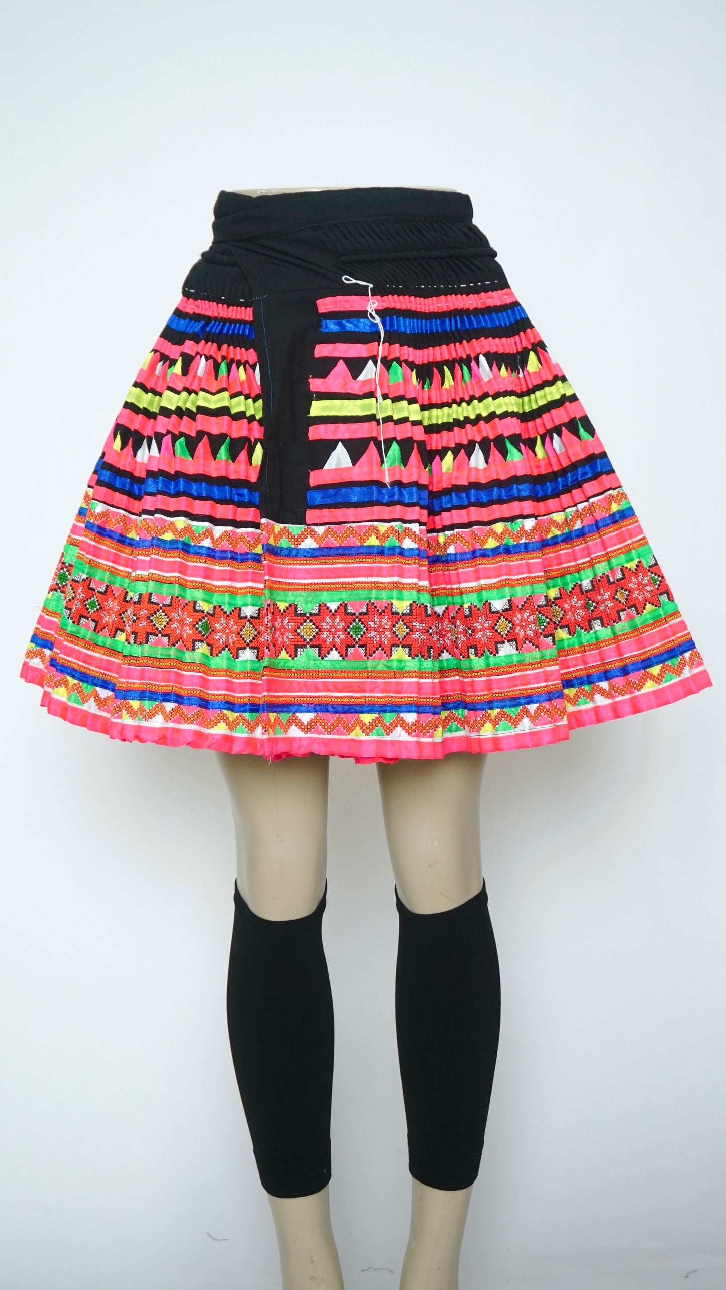 Hmong Leeg Handmade Skirt (40x19)