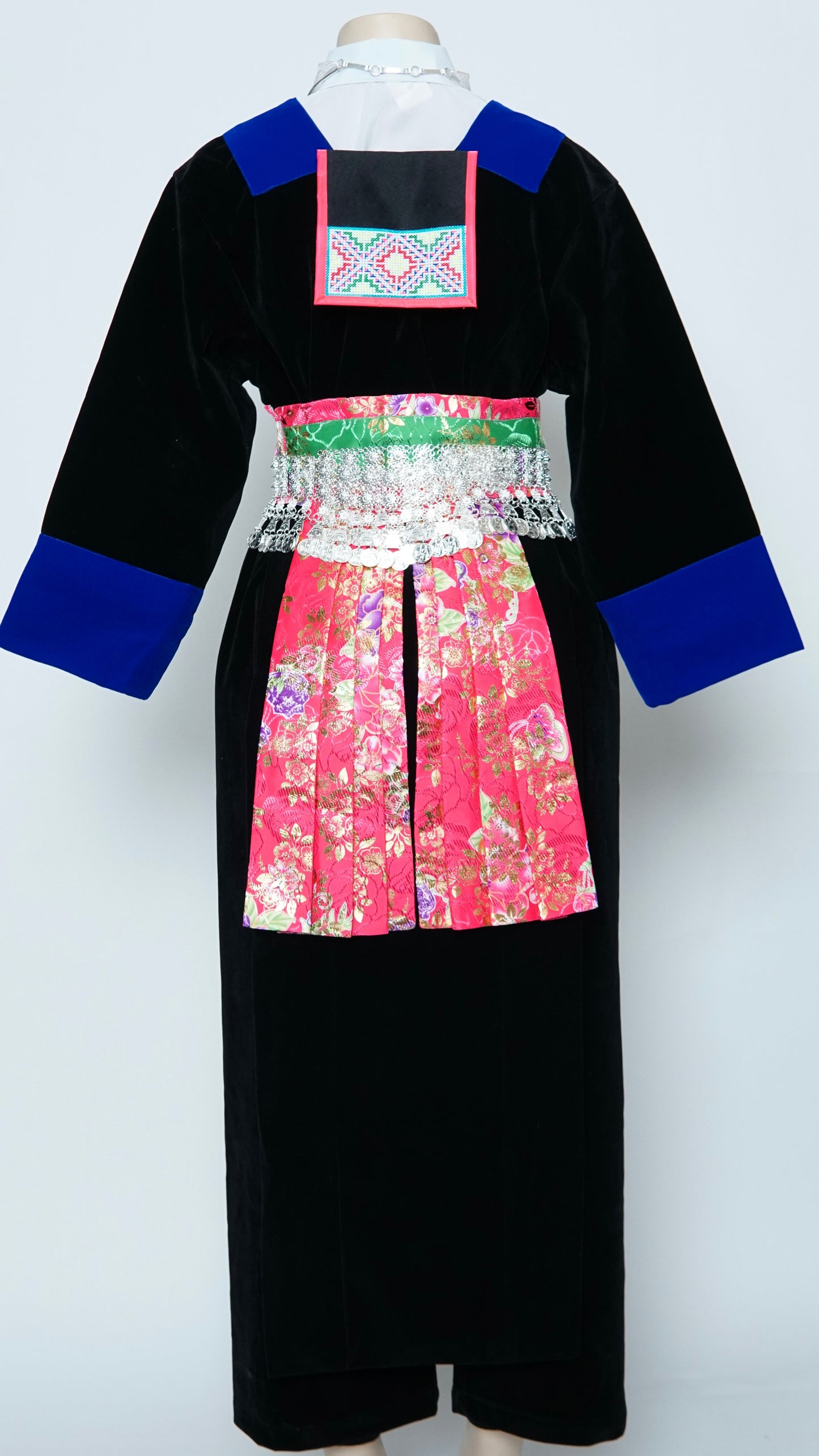 Hmong Xeev Velvet Plain (42")