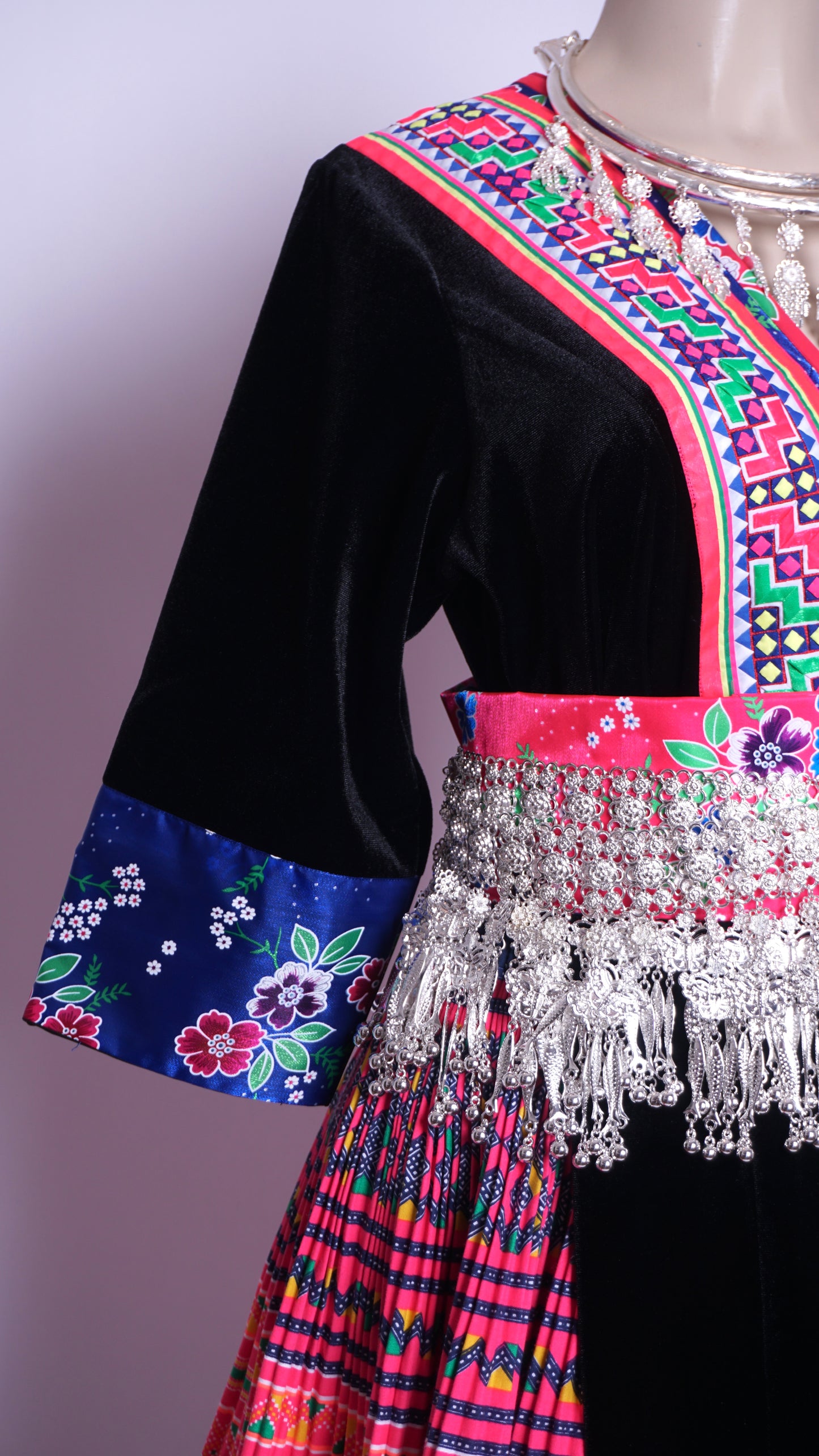 Handsewn Noob Coo-Pink/Blue Floral Straight Front (40")