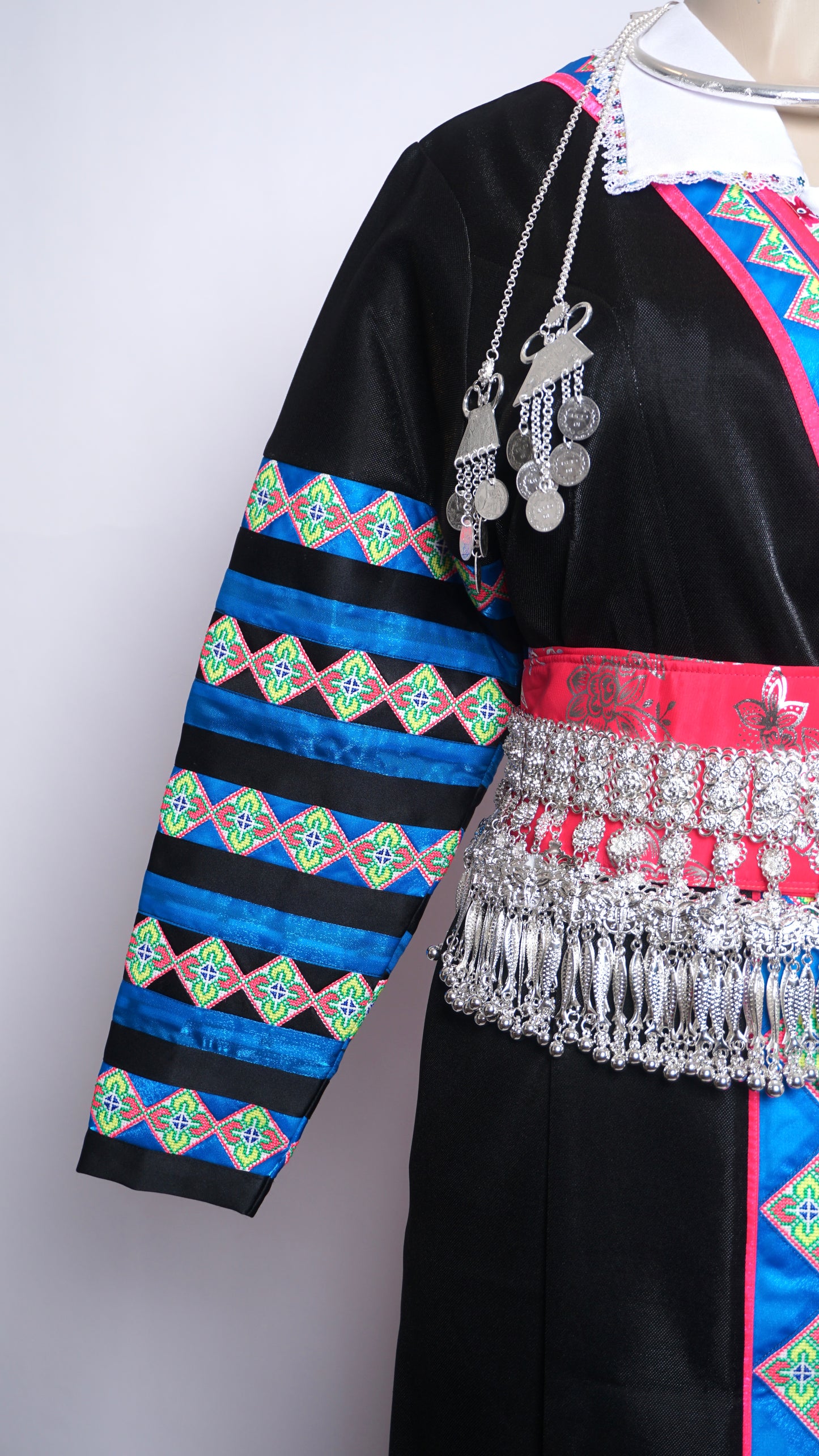 Hmong Txaij Handmade Pajntaub Tawm Laug (42")