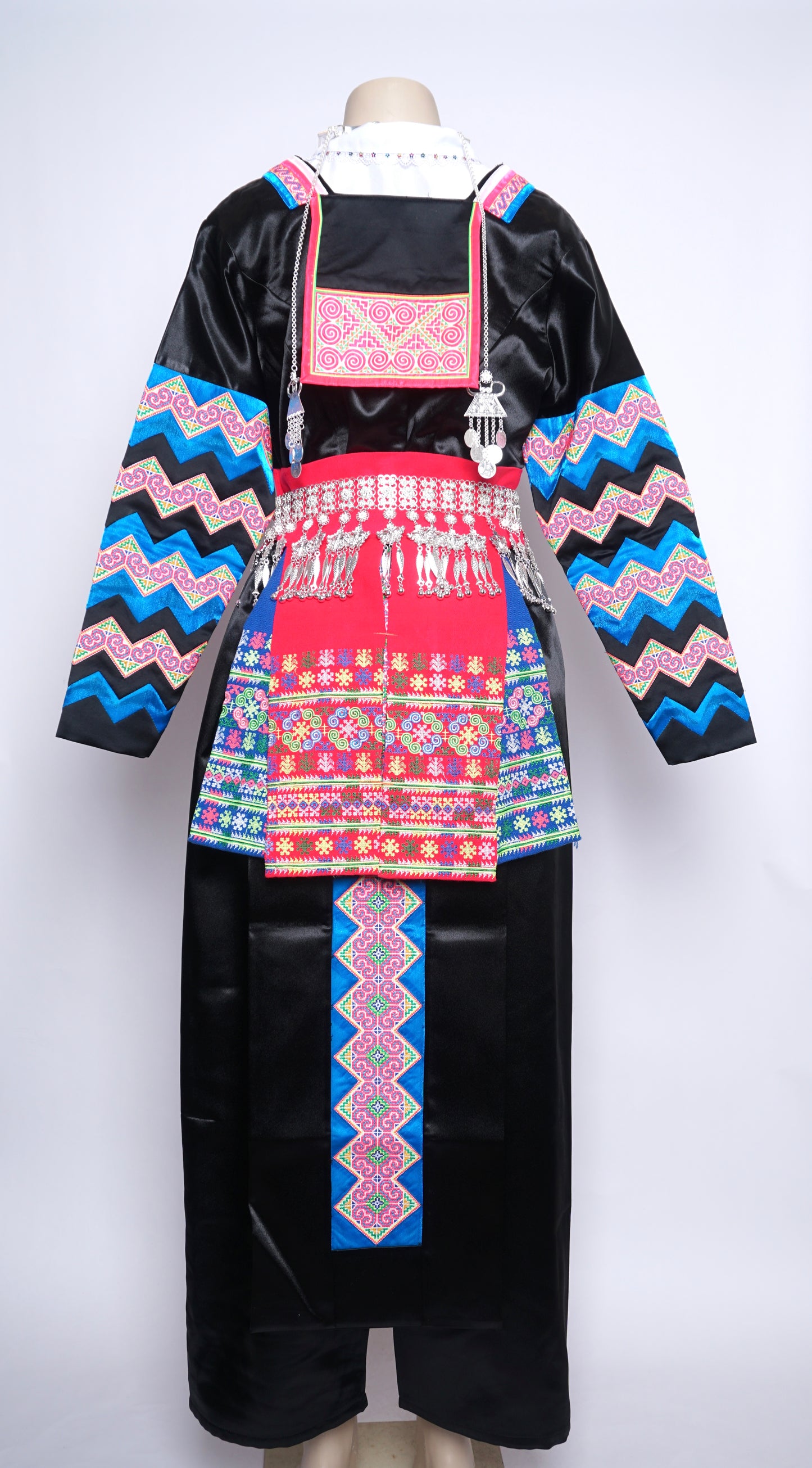 Hmong Txaij Handmade Pajntaub Tawm Laug (44")