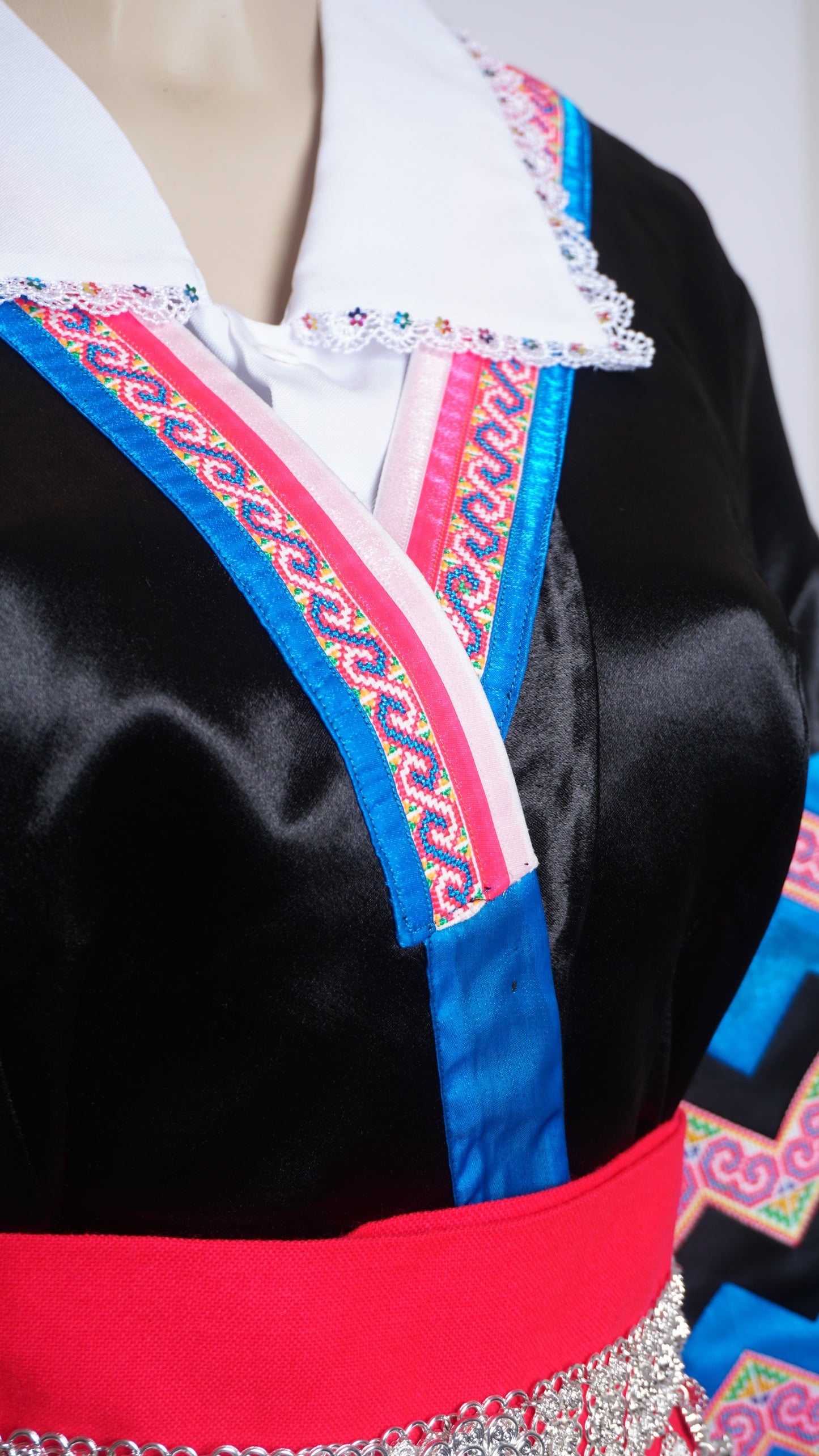 Hmong Txaij Handmade Pajntaub Tawm Laug (44")