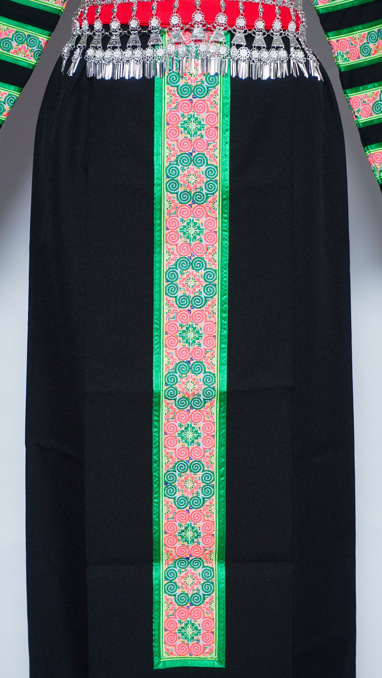 Hmong Txiaj Green Trim (40")