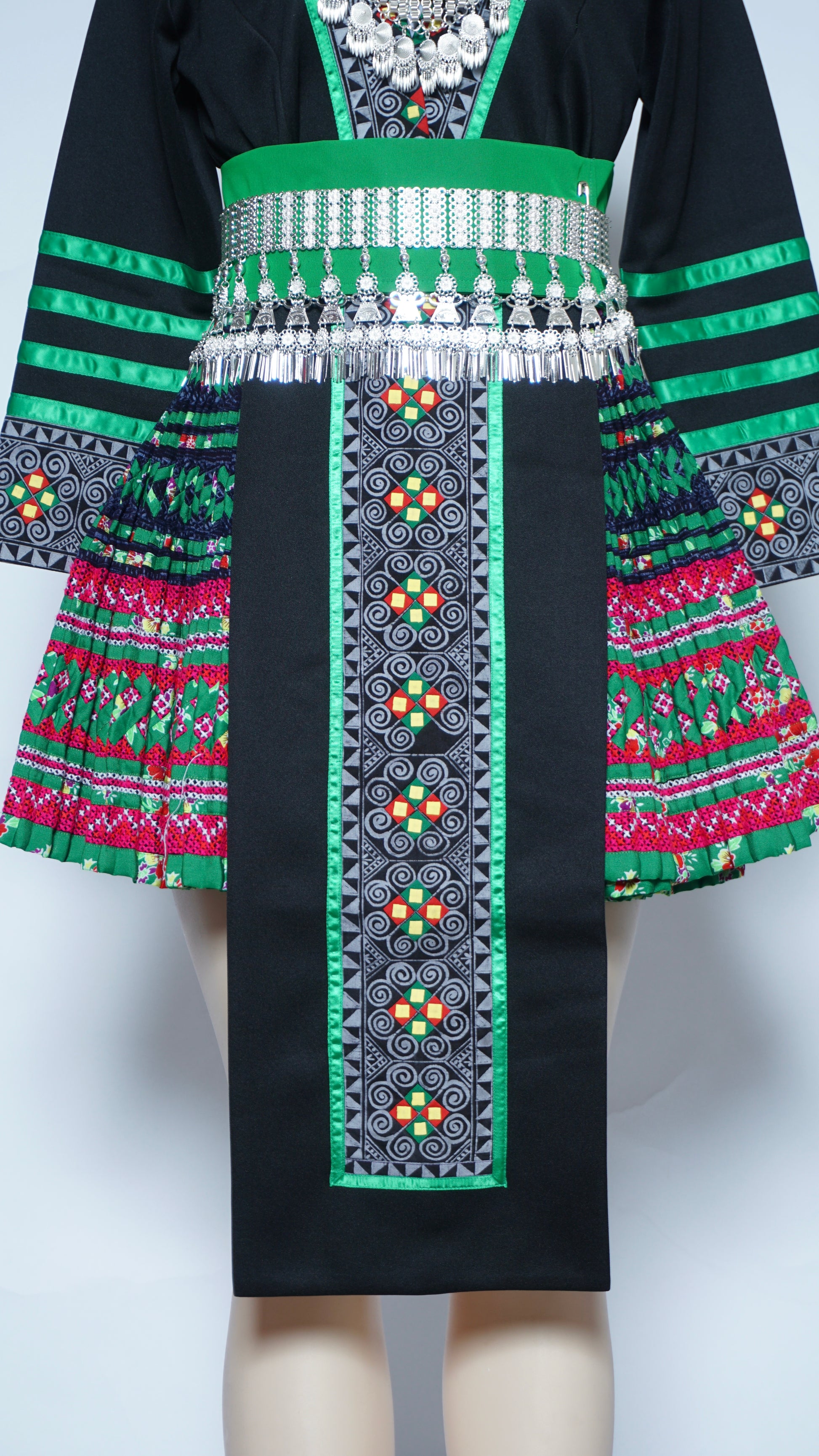 hmong dress Black Puffy Shoulder Hmong Dress Khang Khoom