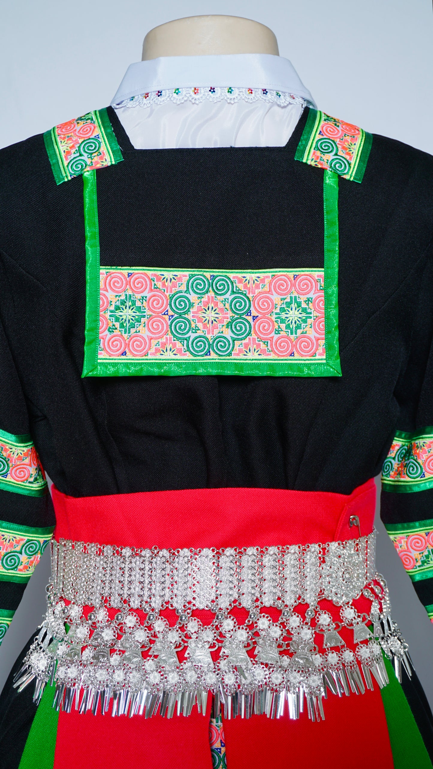 Hmong Txiaj Green Trim (40")