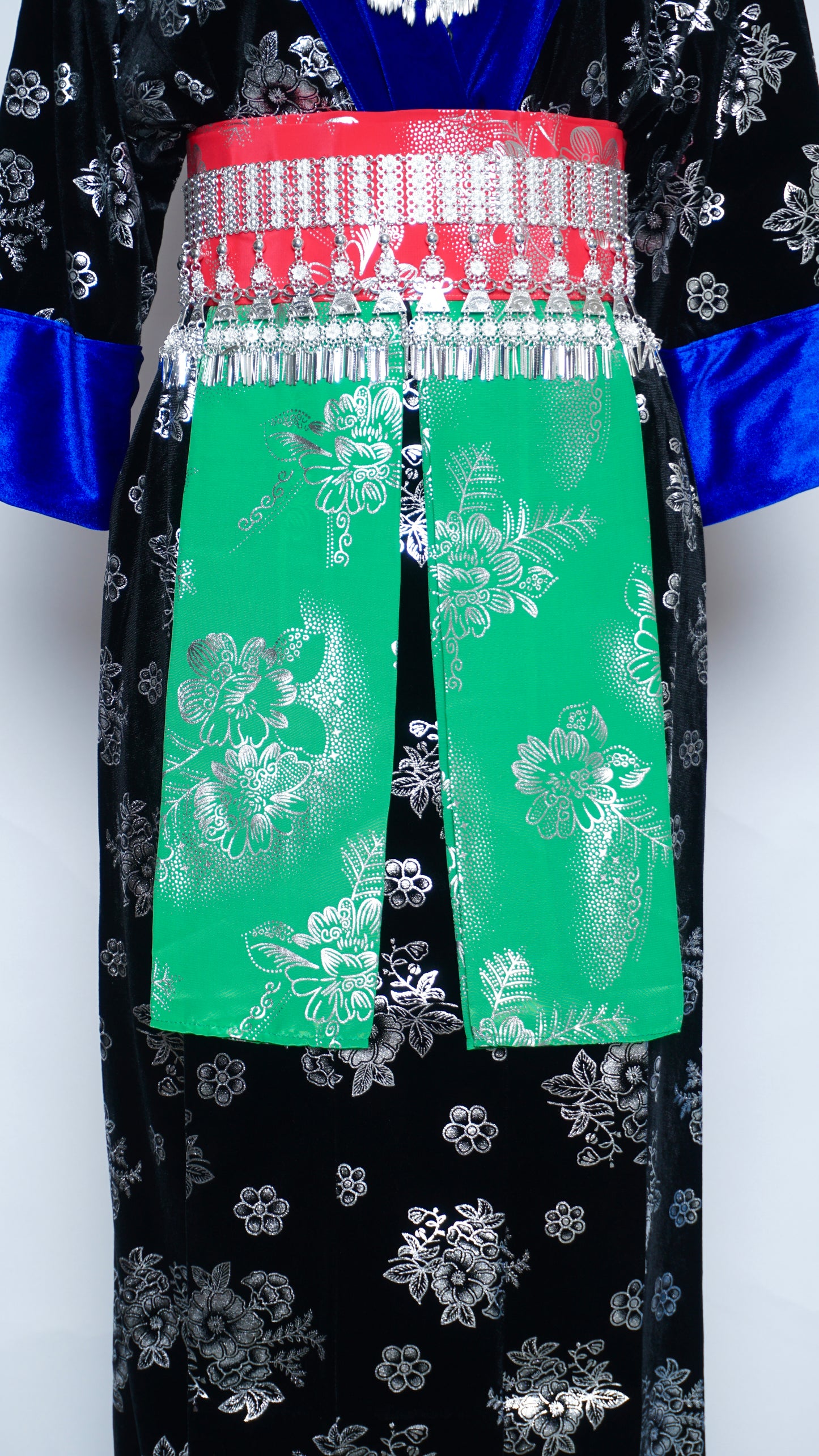 Hmong Xeev Silver Floral Velvet (48")