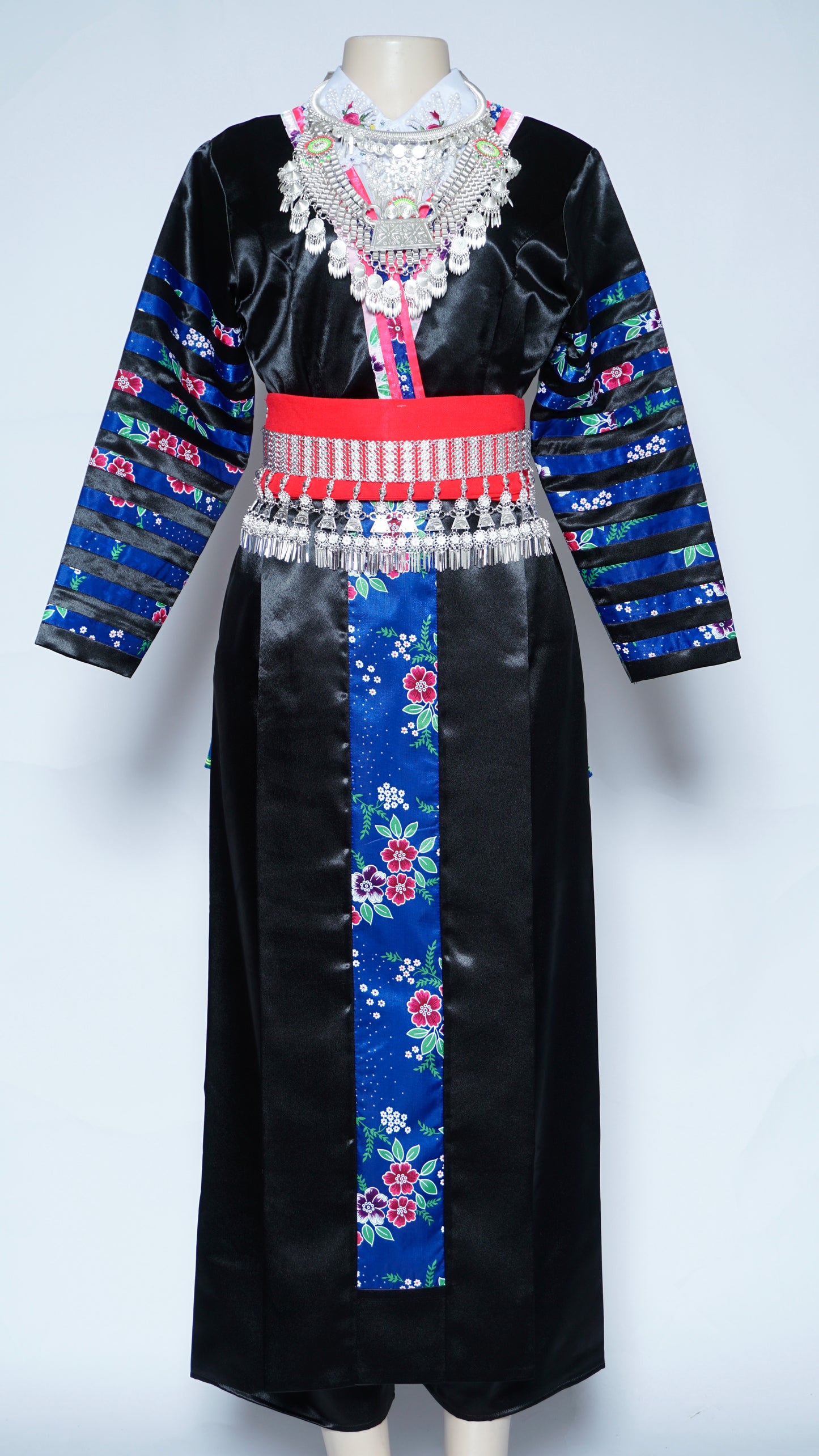 Hmong Txaij Blue Floral Outfit (40")