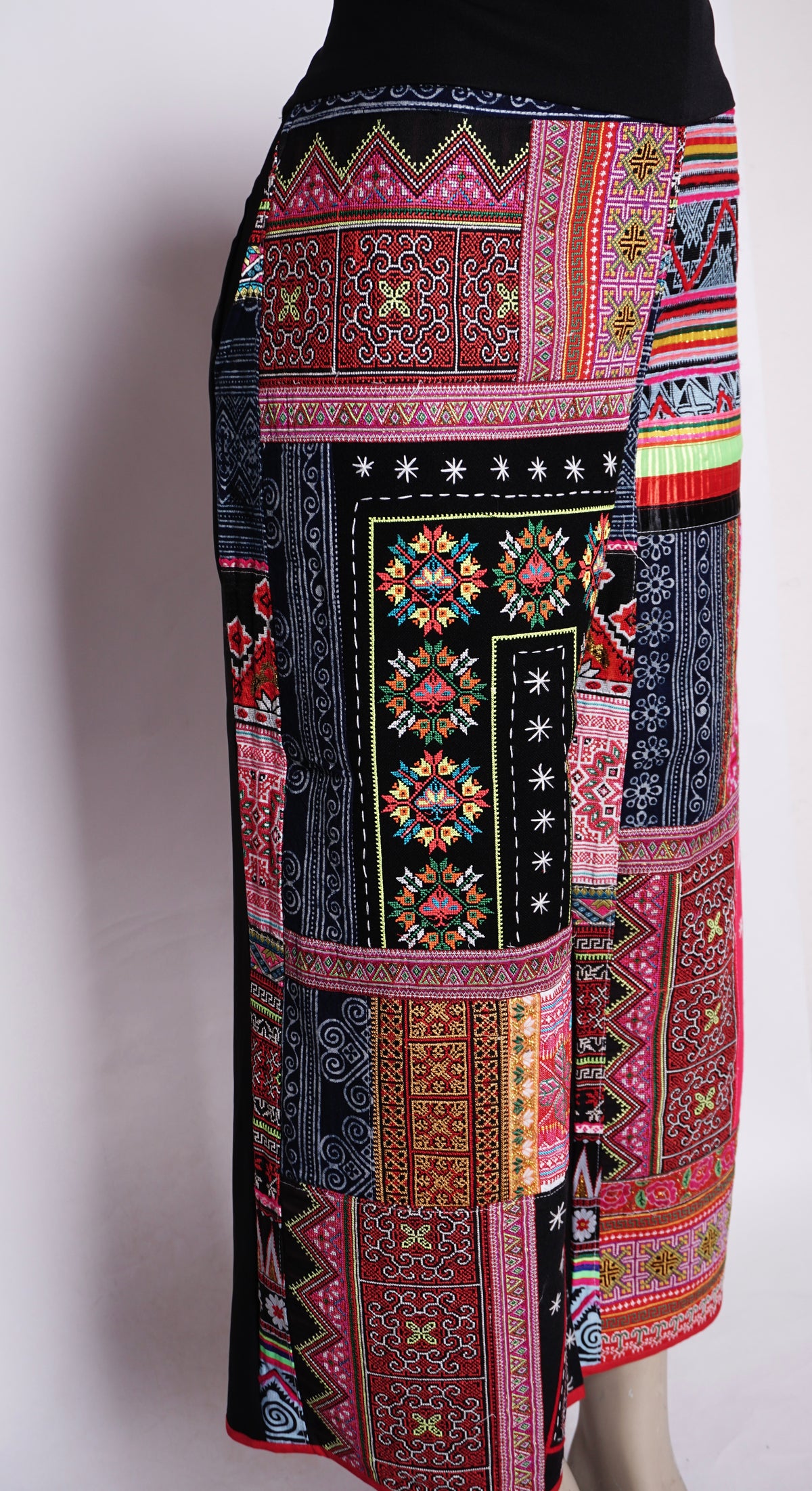 Women Hill Tribe Pants