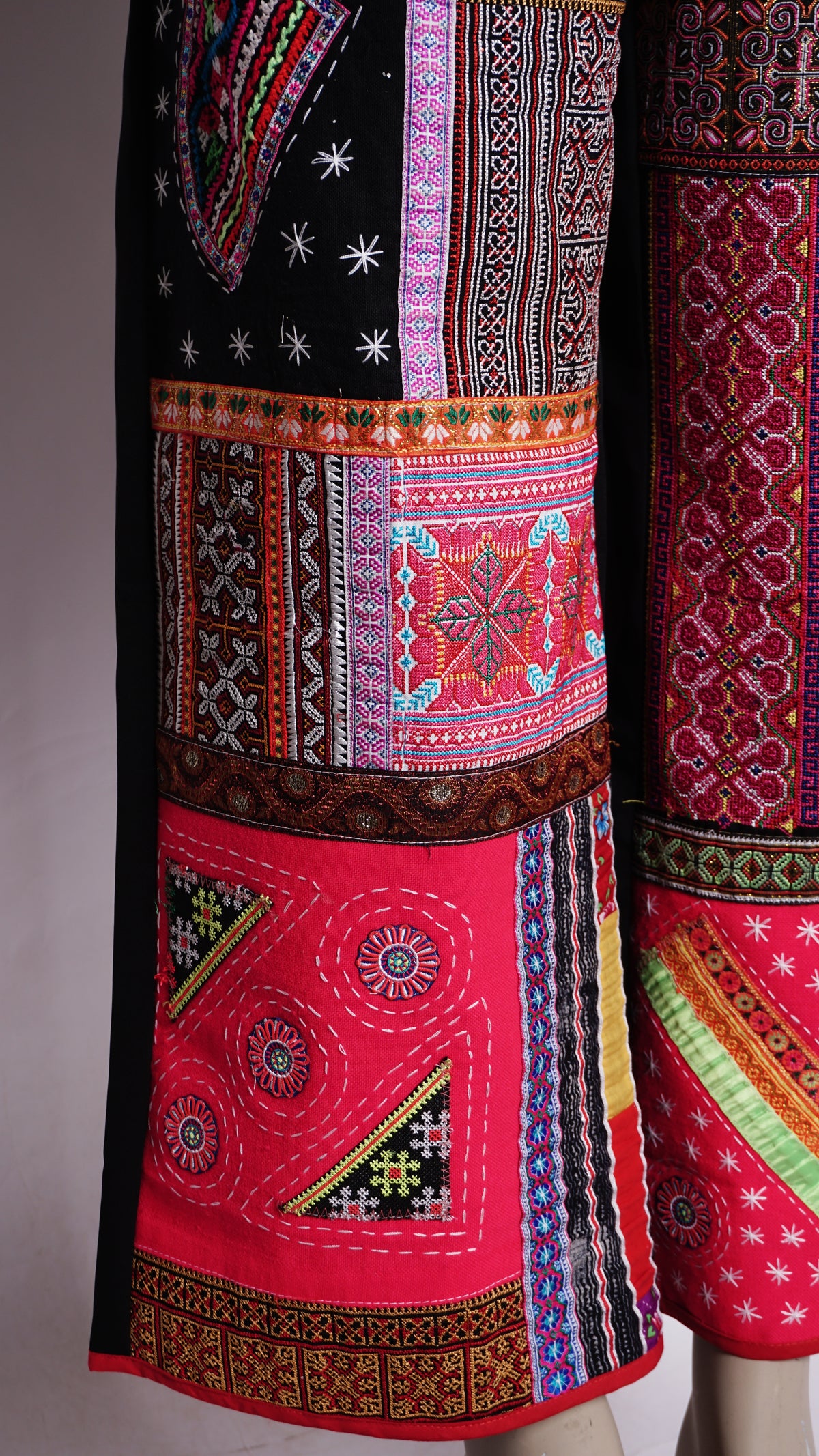 Women Hill Tribe Pants