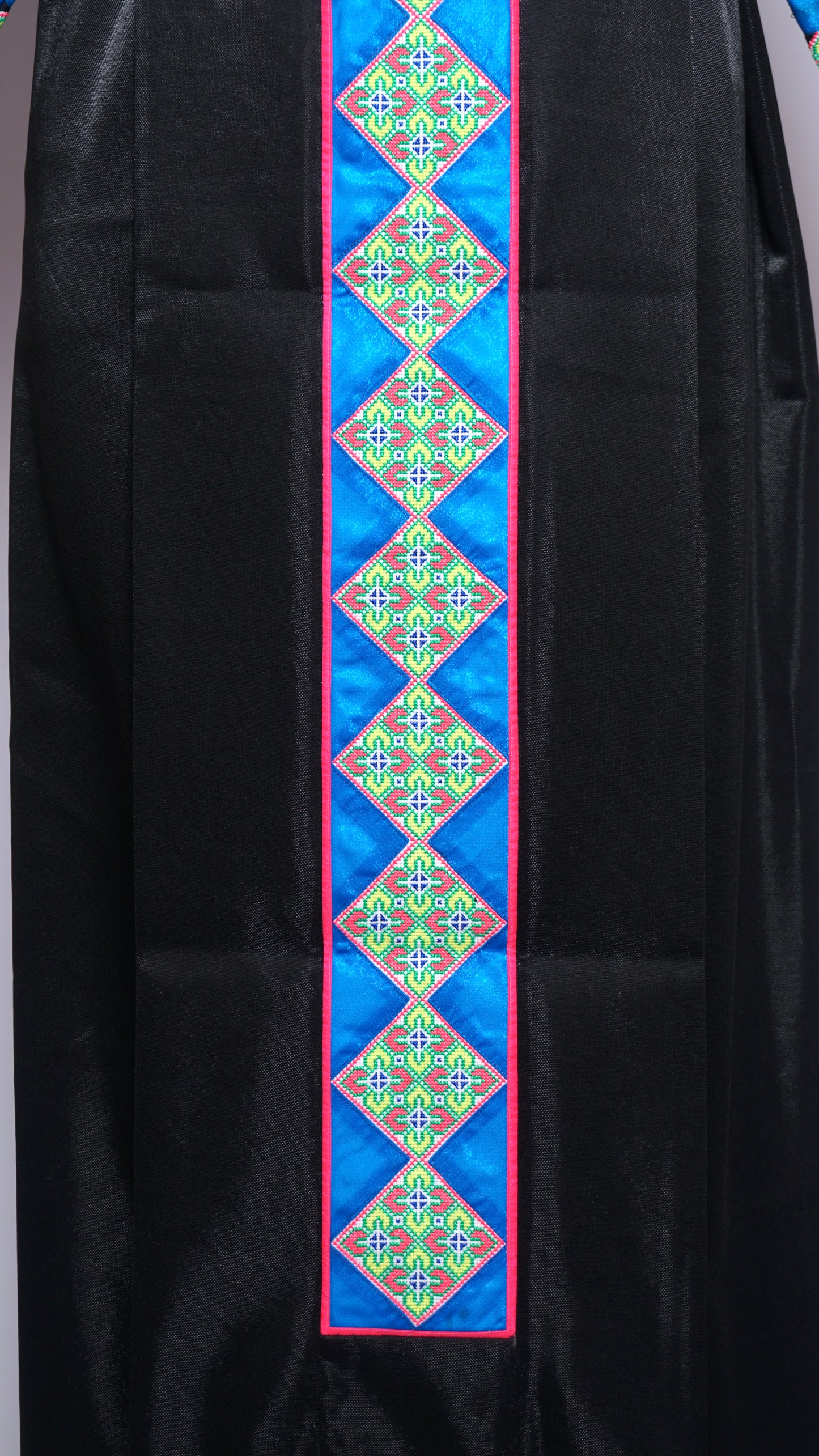 Hmong Txaij Handmade Pajntaub Tawm Laug (42")