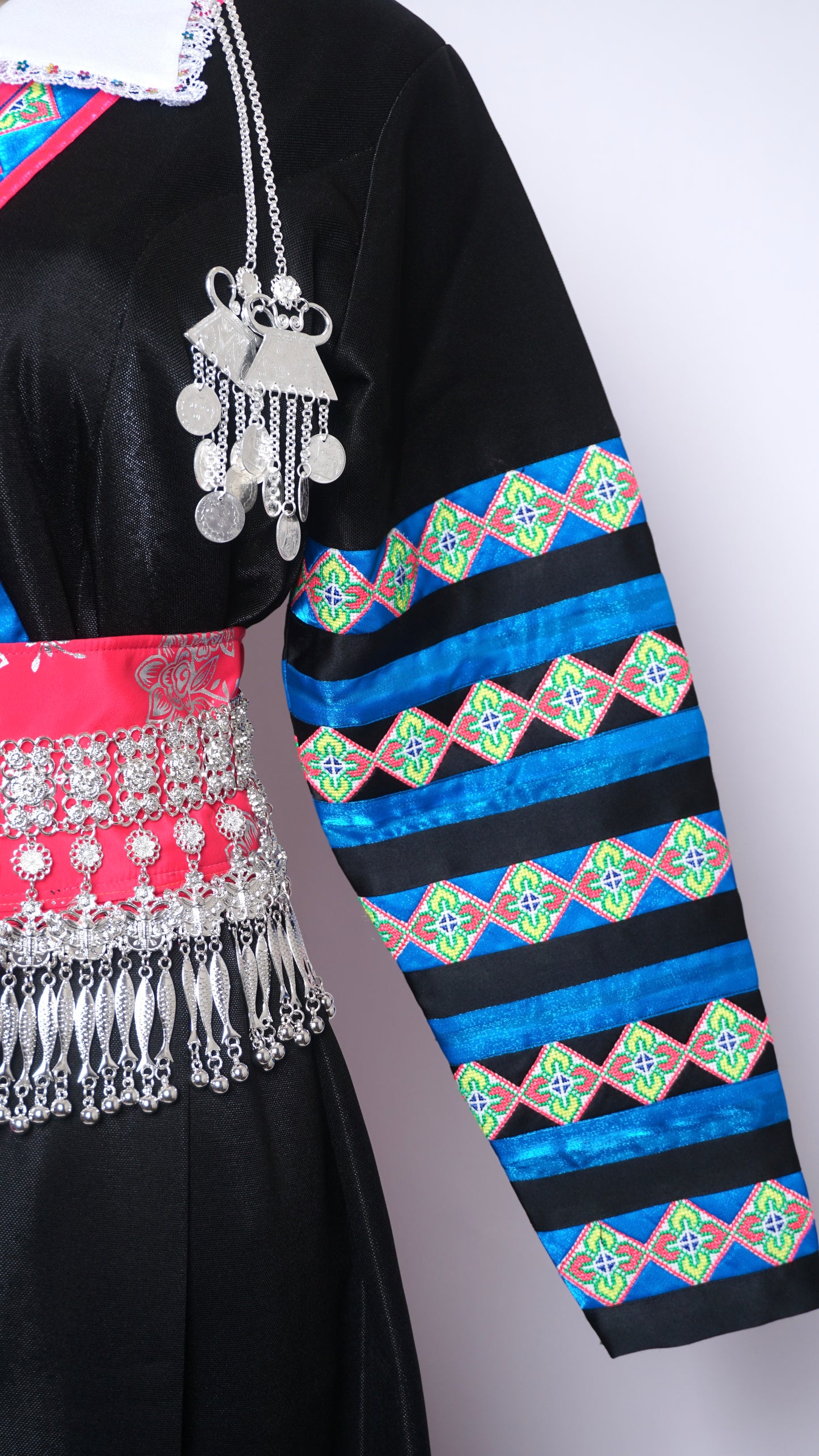 Hmong Txaij Handmade Pajntaub Tawm Laug (42")