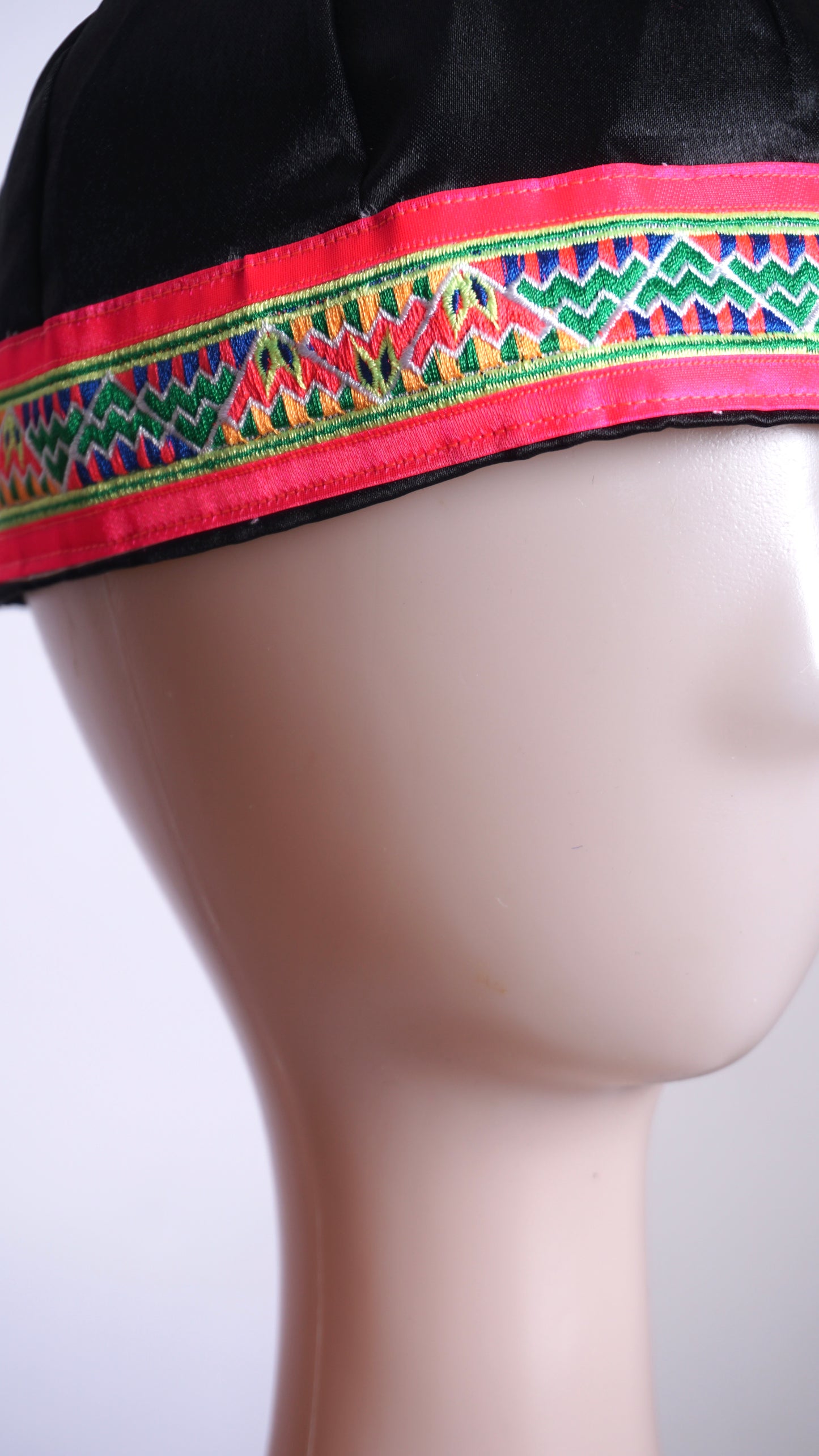 Hmong Hat-Pink Trim Small Triangle Pattern