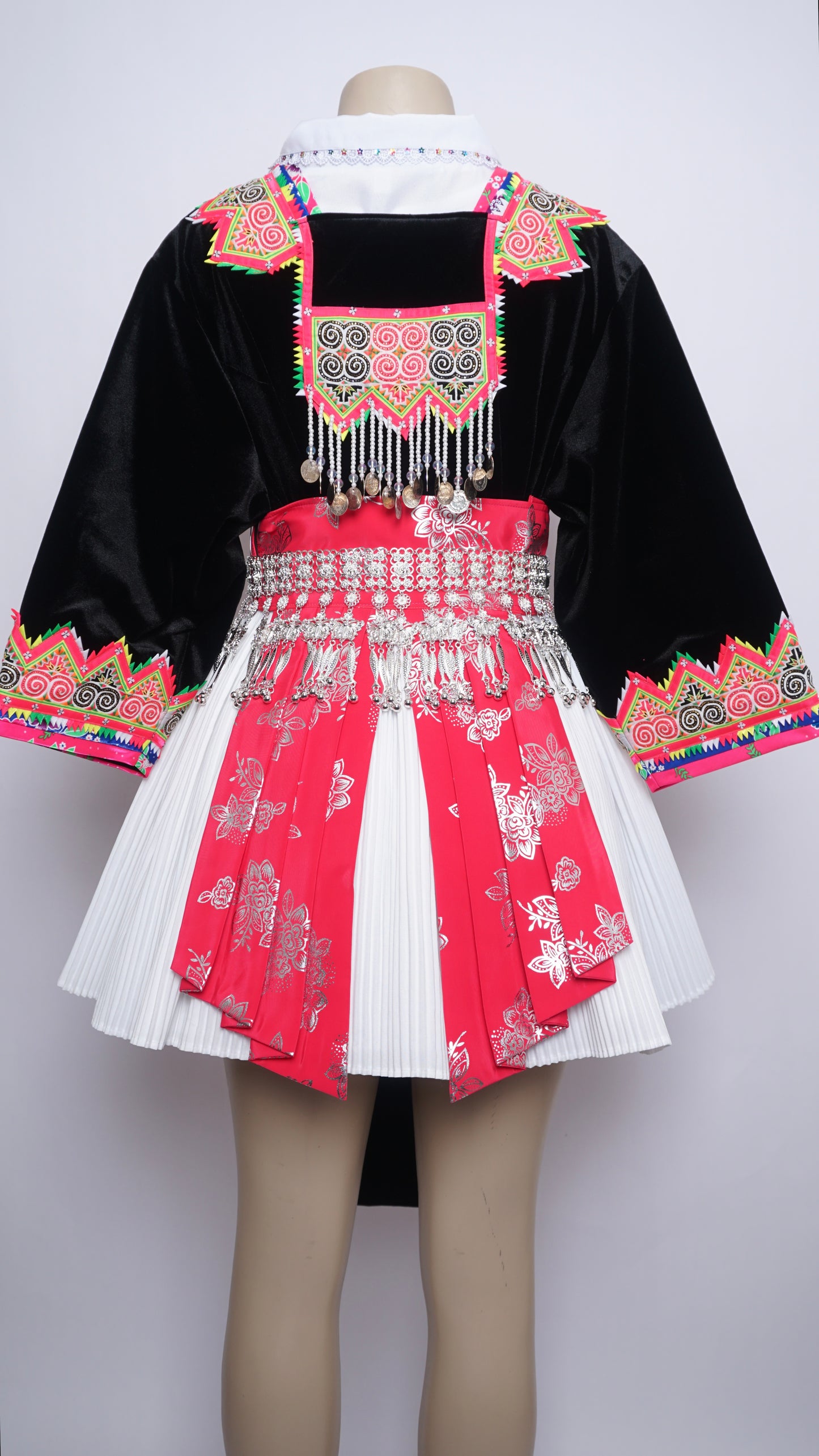 Handmade Pajntaub Mos Qwj (48")