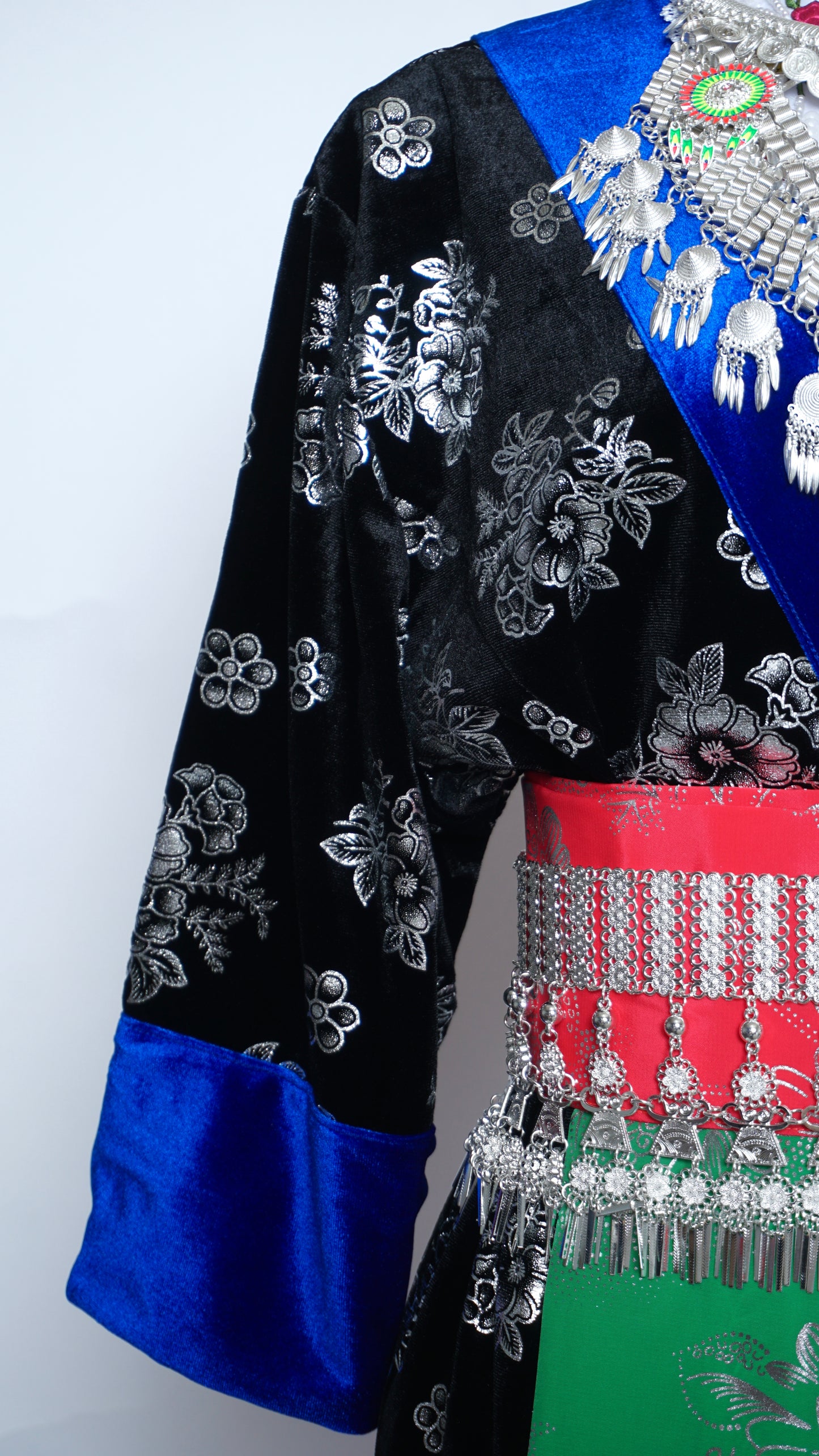 Hmong Xeev Silver Floral Velvet (48")