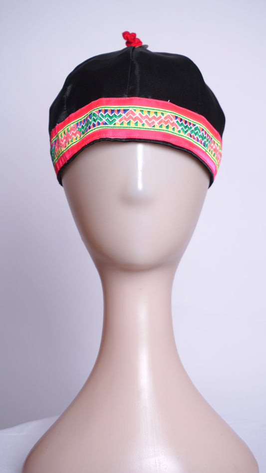 Hmong Hat-Pink Trim Plain Small Triangle Pattern