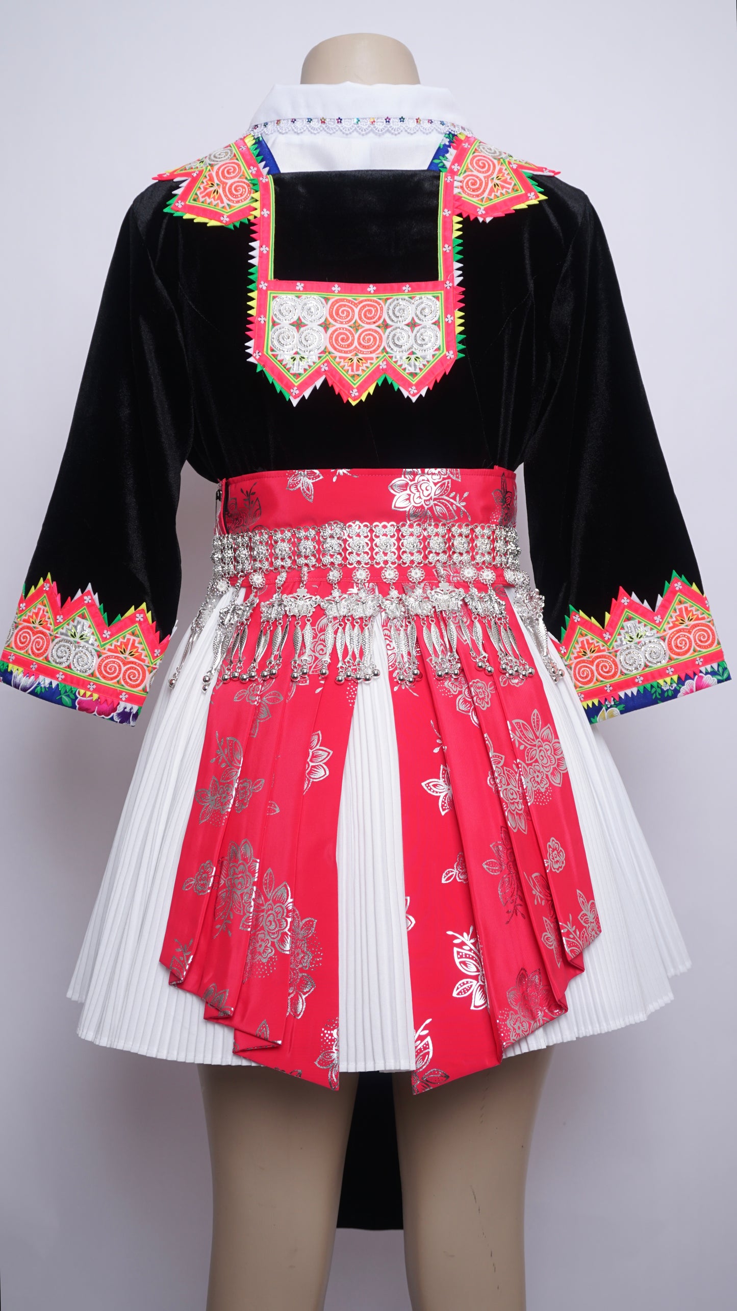 Handmade Pajntaub Mos Qwj (40")