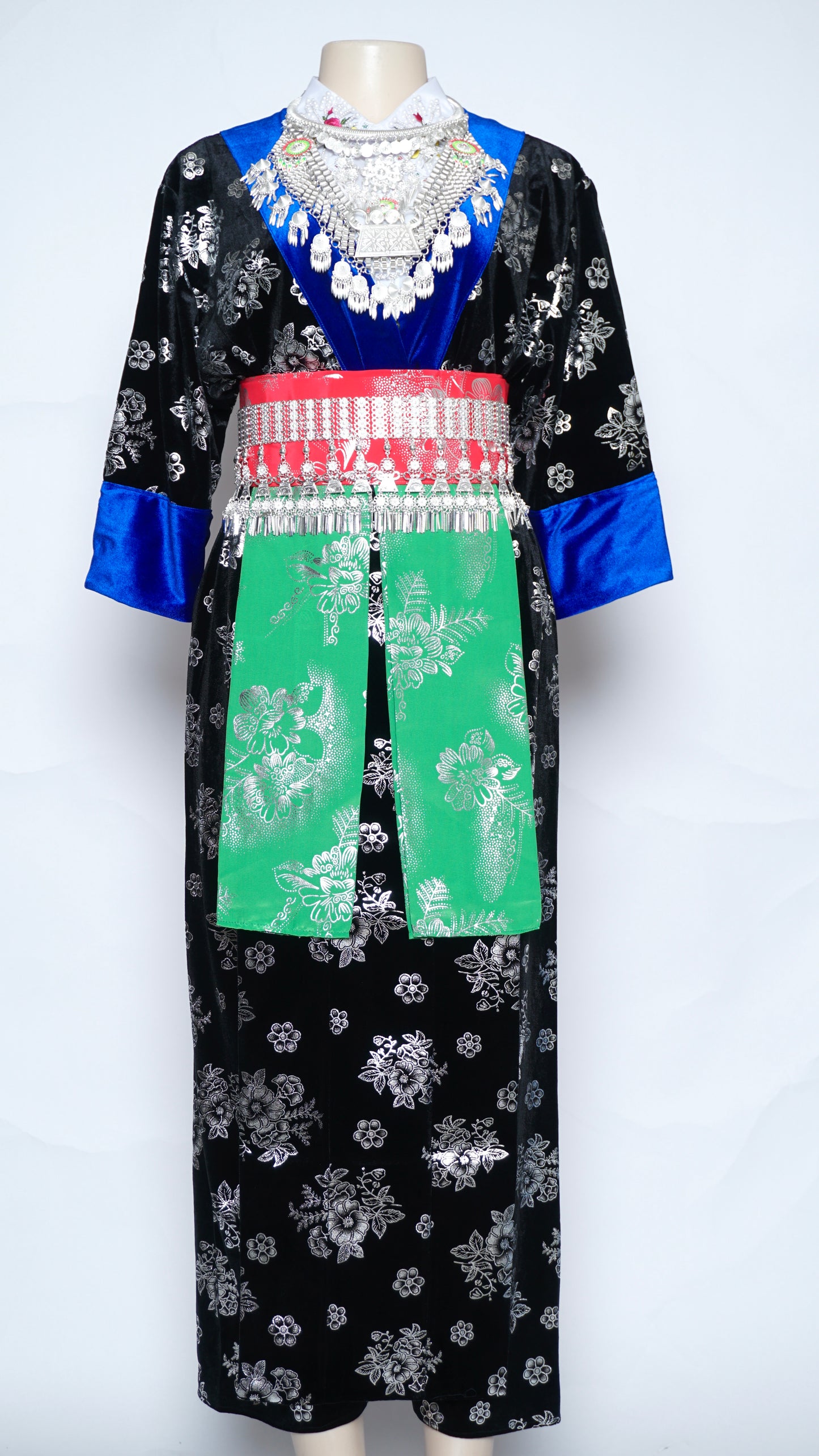Hmong Xeev Silver Floral Velvet (48")
