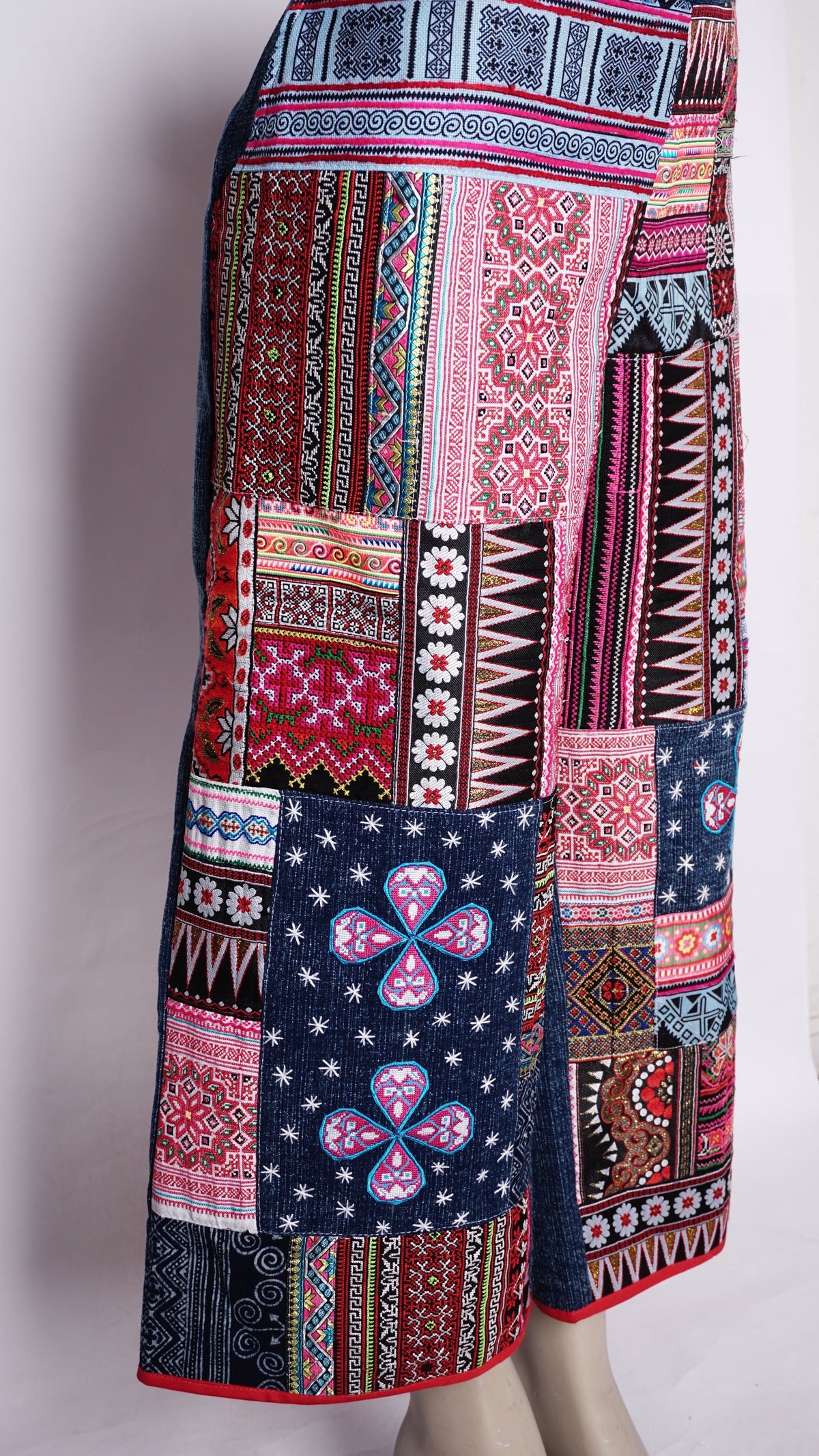 Women Hill Tribe Pants