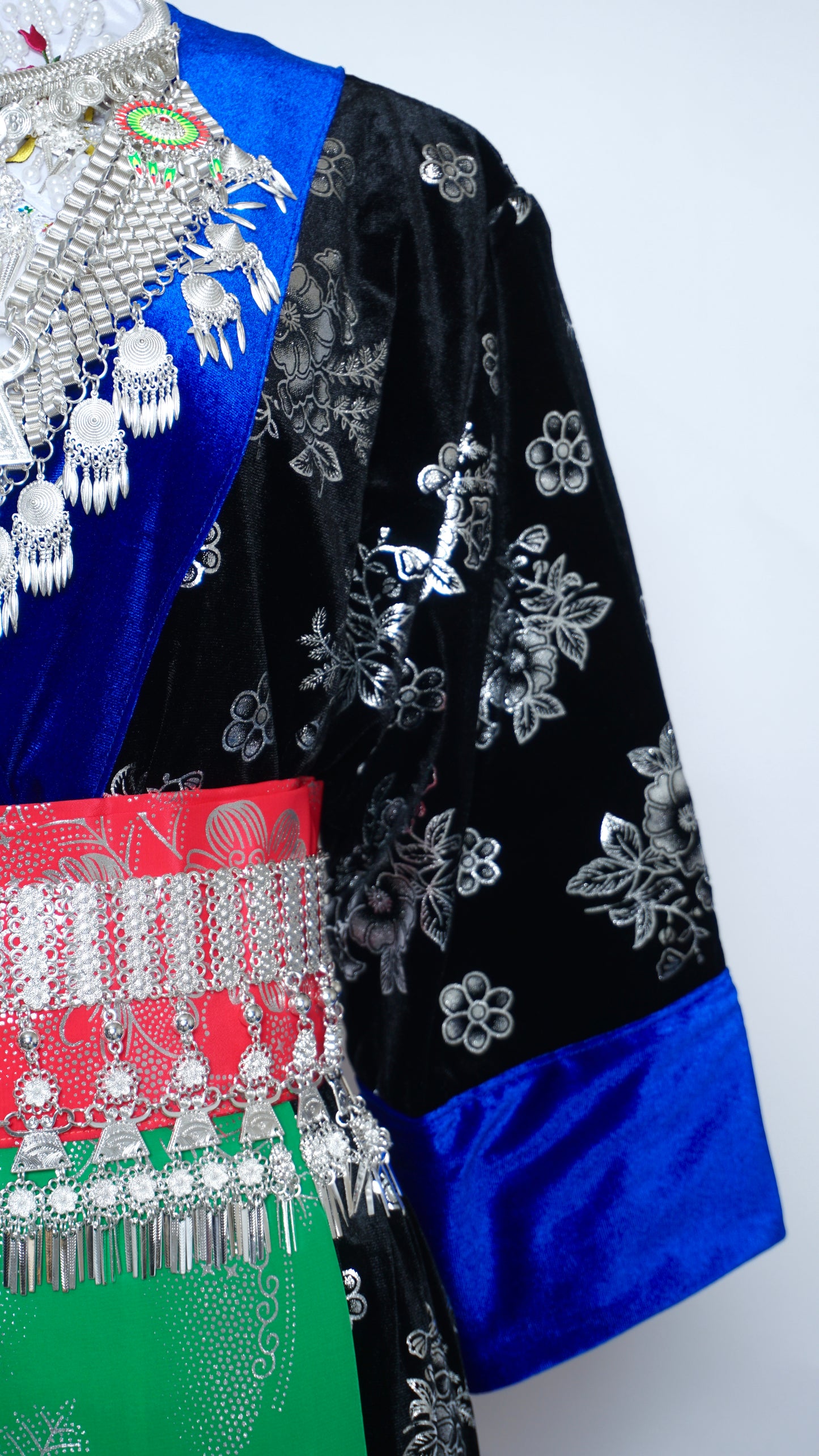 Hmong Xeev Silver Floral Velvet (48")