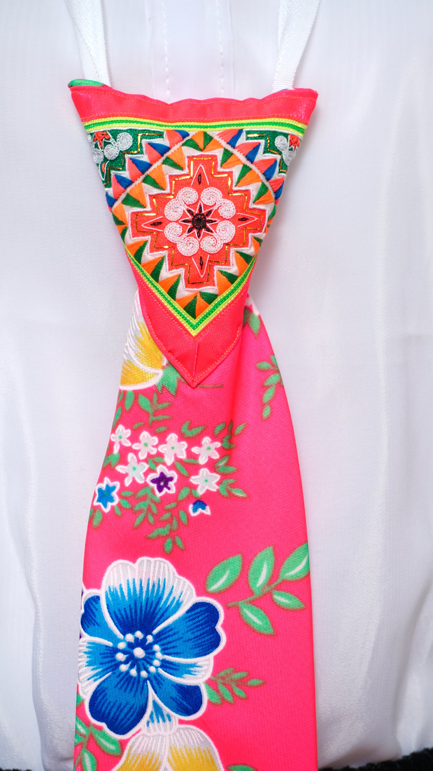 Women Pink Tie