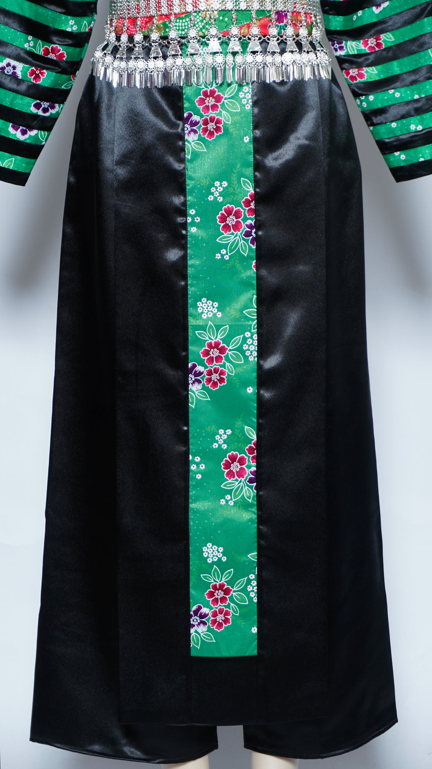 Hmong Txaij Green Floral Outfit (40")