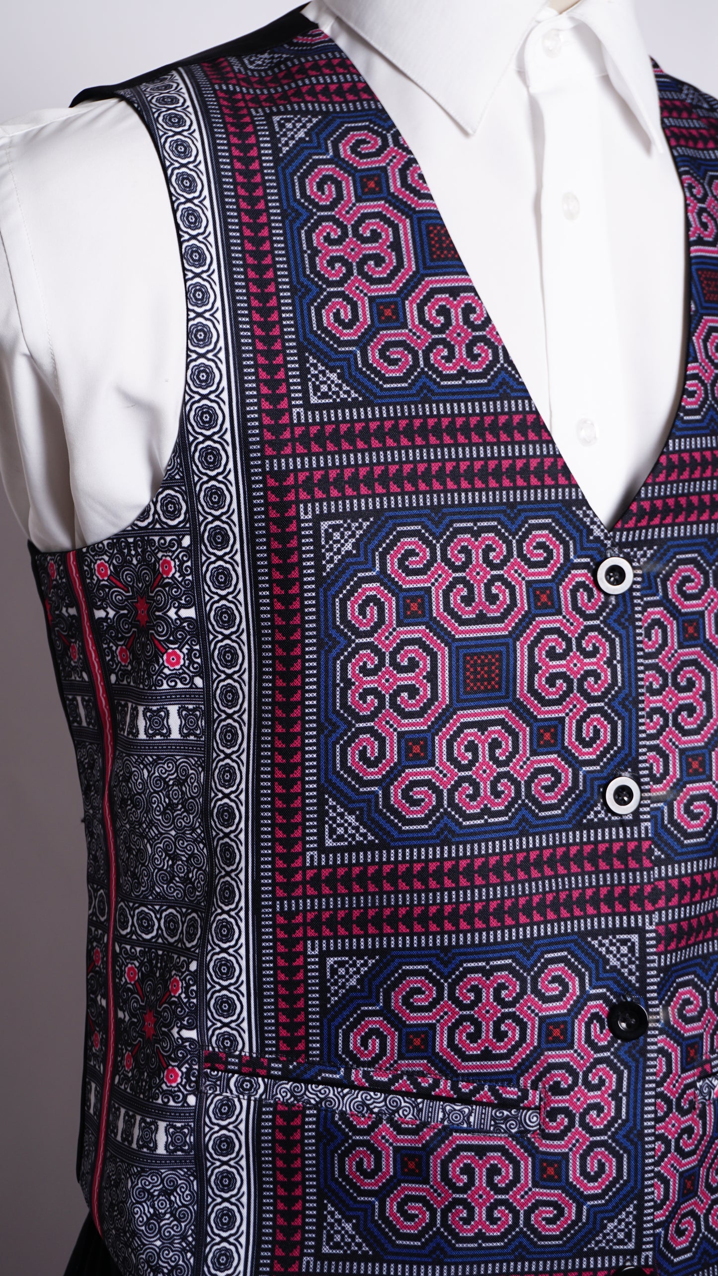 Printed Hmong Qwj Vest