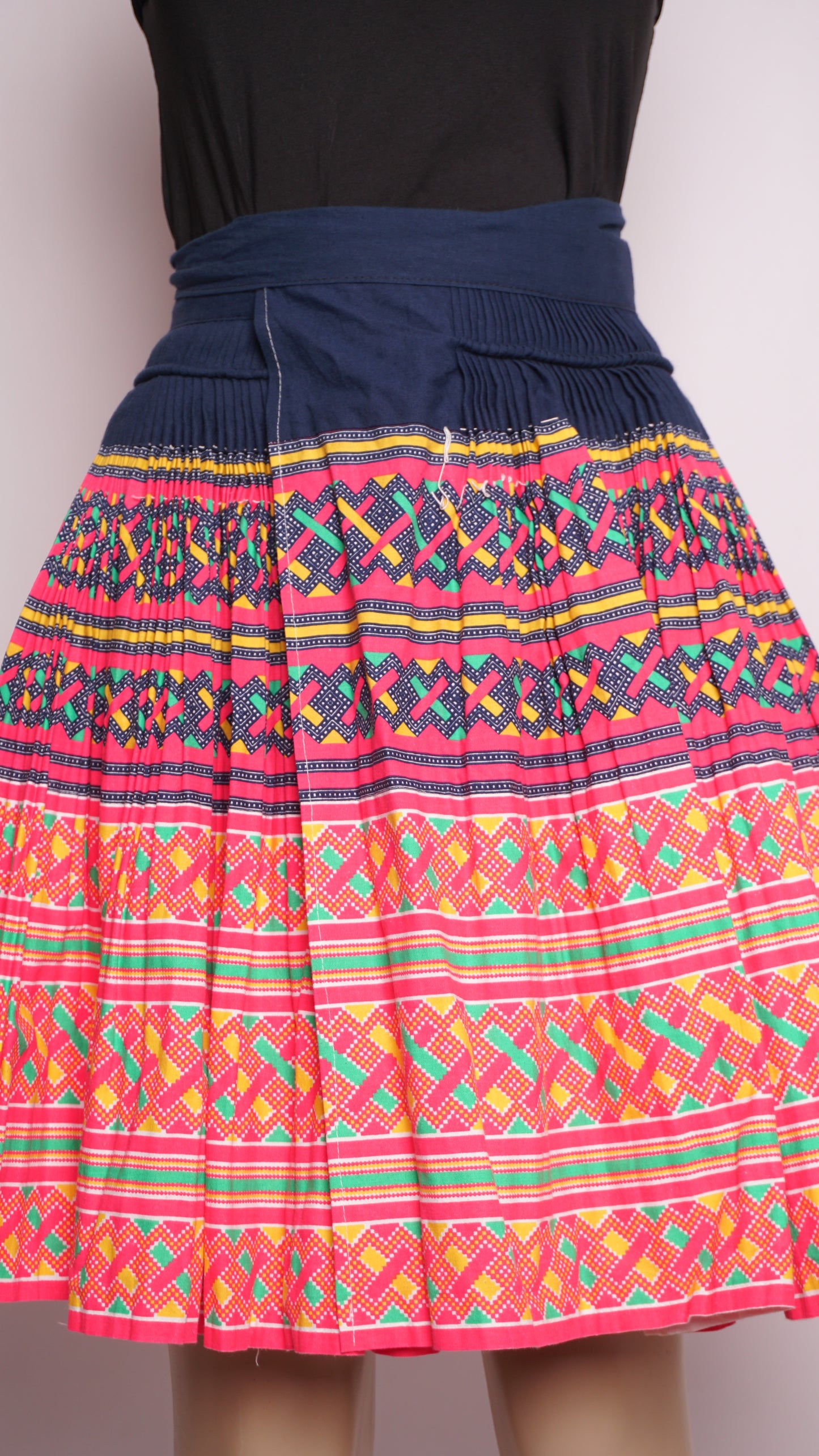 Hmong Leeg Print Pleated Skirt (36x21.5)