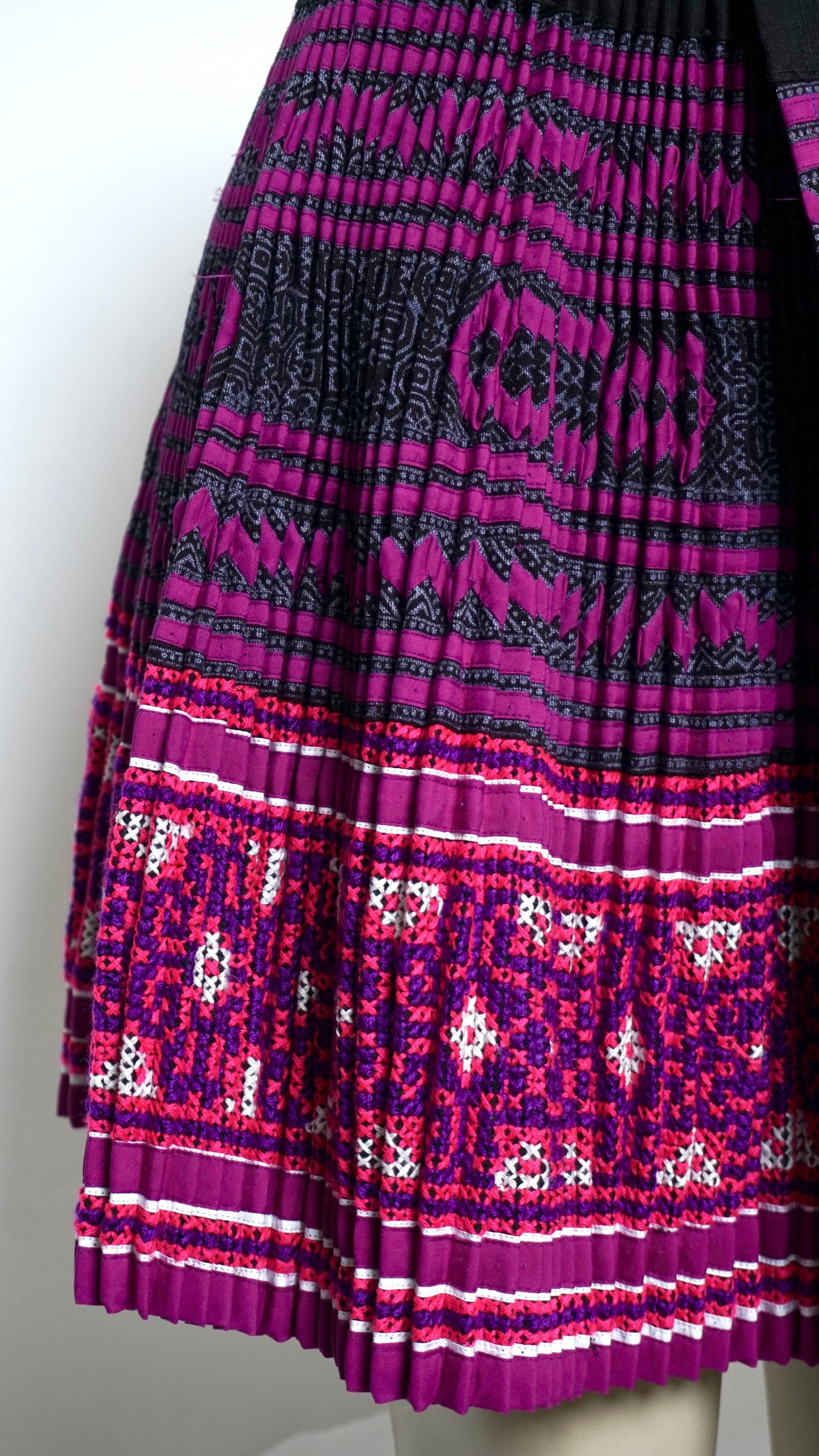 Hill Tribe Handmade Wrapped Skirt (40x20)