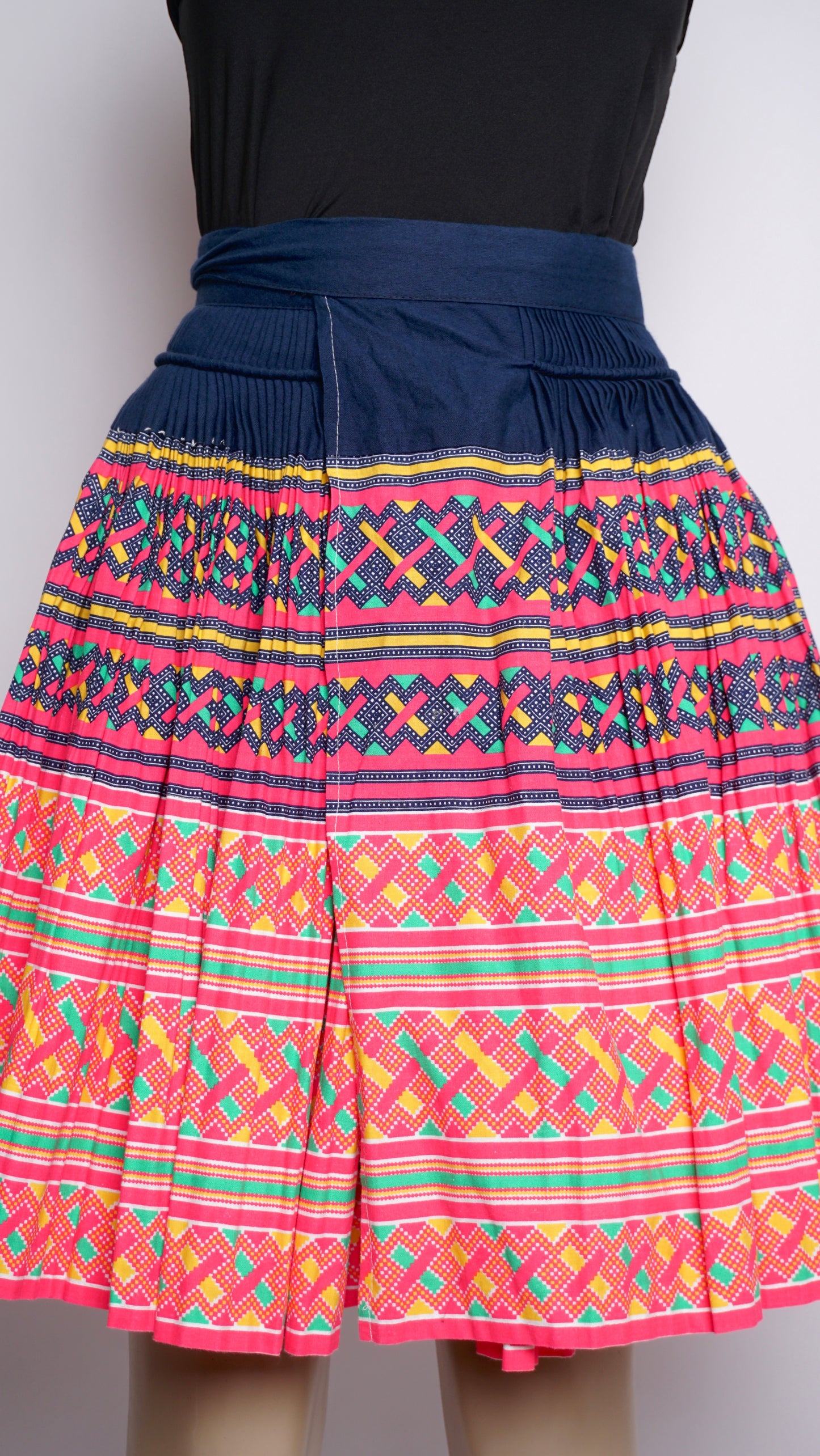 Hmong Leeg Print Pleated Skirt (36x21.5)