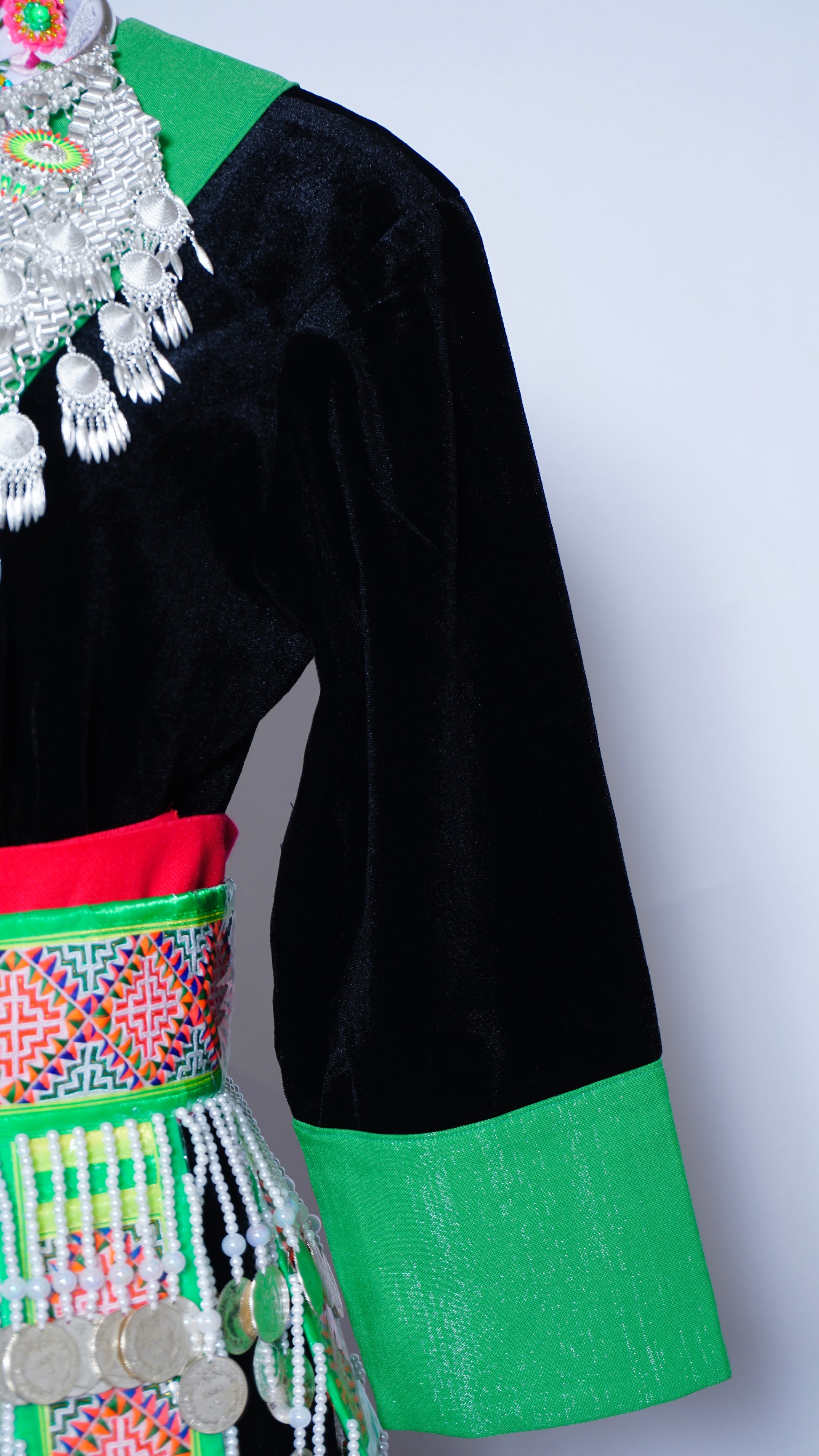 hmong green dress Hmong dress for women, Ethnic embroidered Hmong clothes, Hill tribe Handmade Hmong outfit, Hmong Traditional costumes in Vietnam