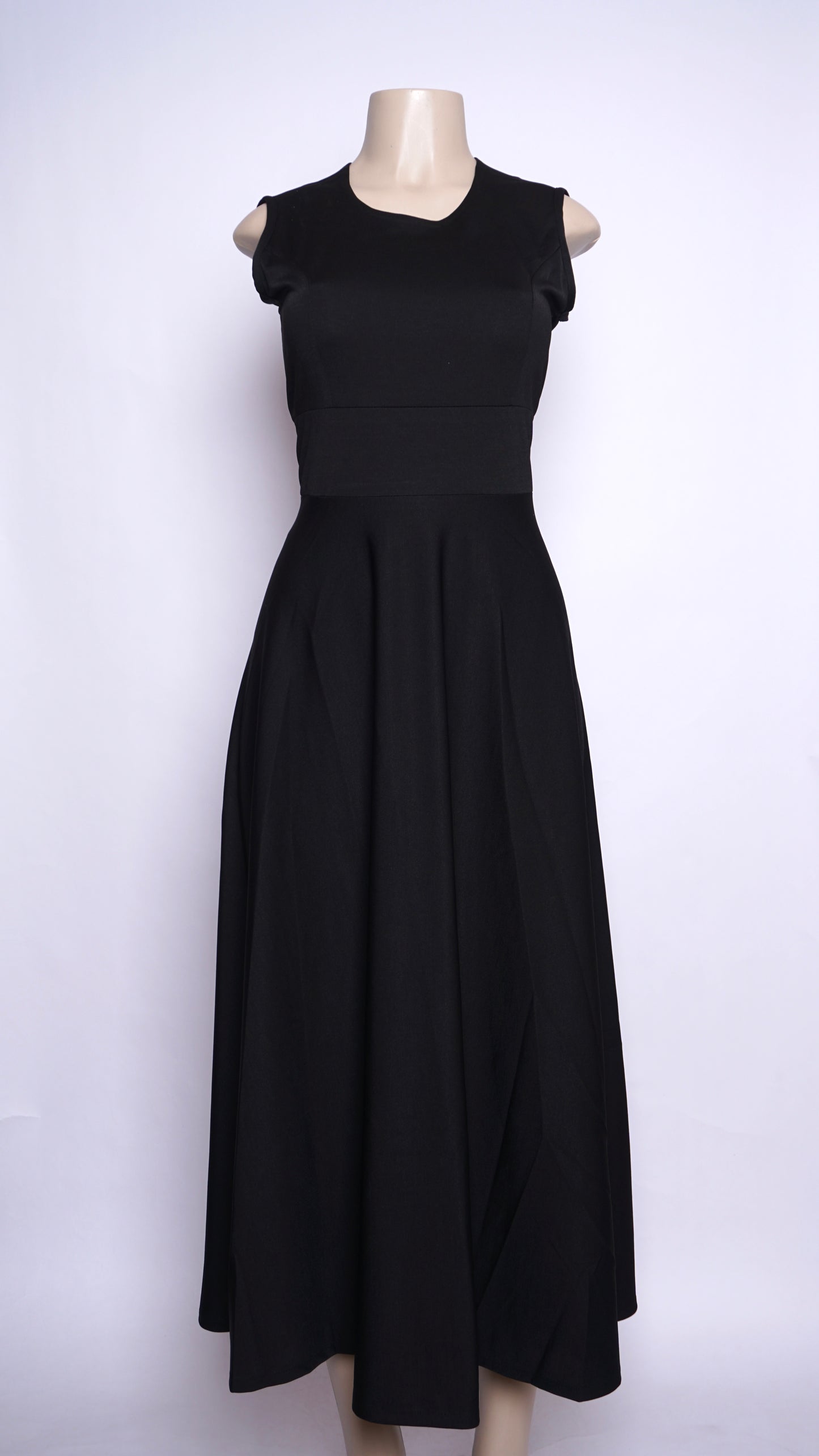 Black Sleeveless Maxi Dress