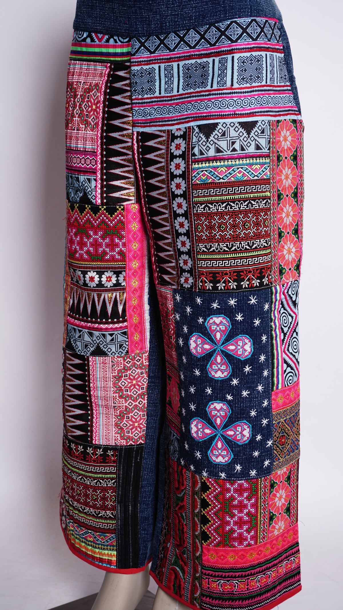 Women Hill Tribe Pants